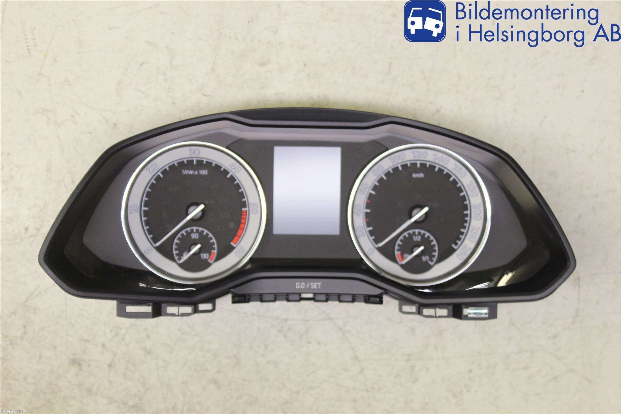 Skoda SUPERB 16-24 Instrument Komb