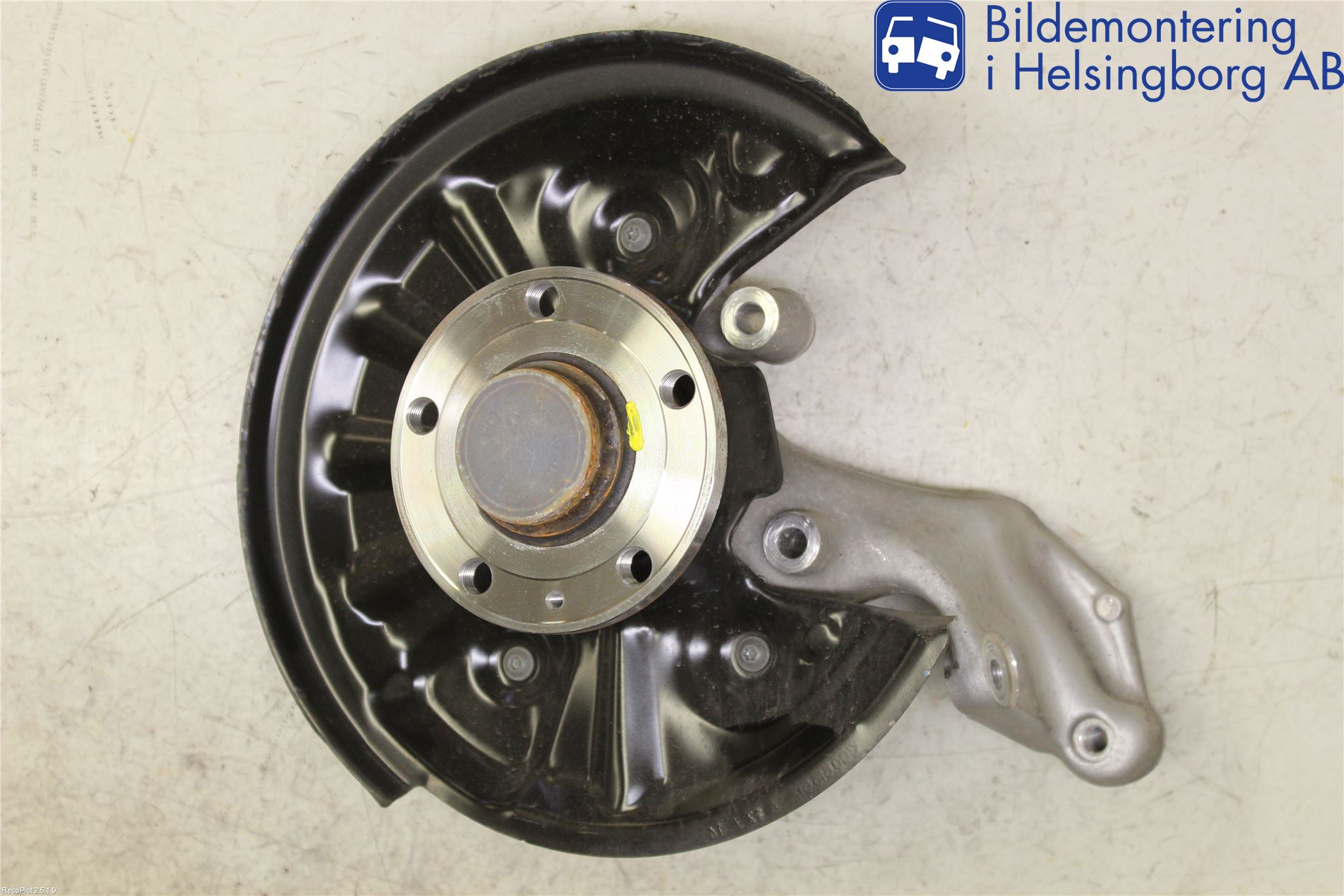 Skoda SUPERB 16-24 Hjullagerhus-Spindel Hö B