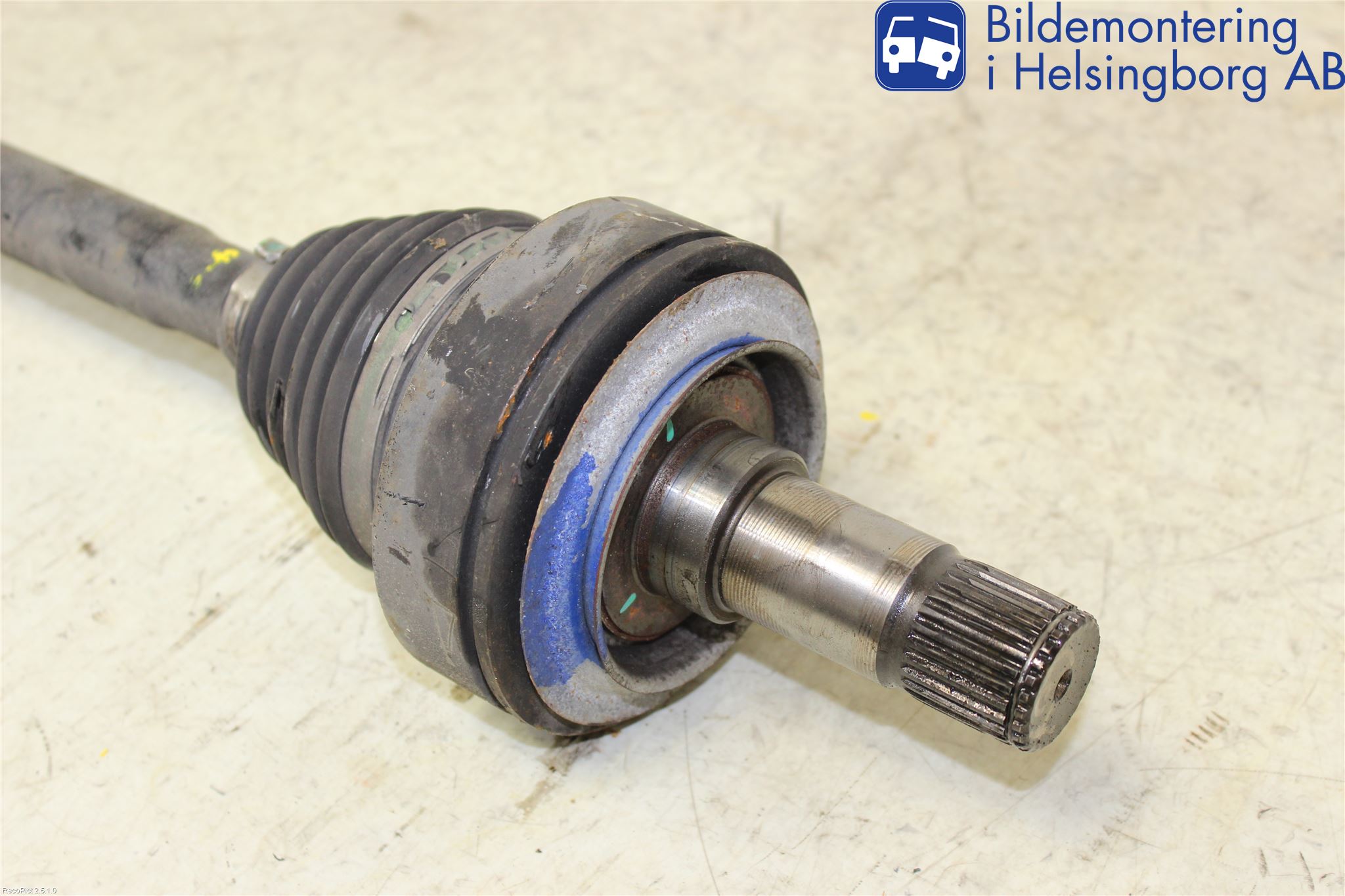Mercedes-Benz MB VITO/VIANO (W639) 04-14 Drivaxel Bak Vänster