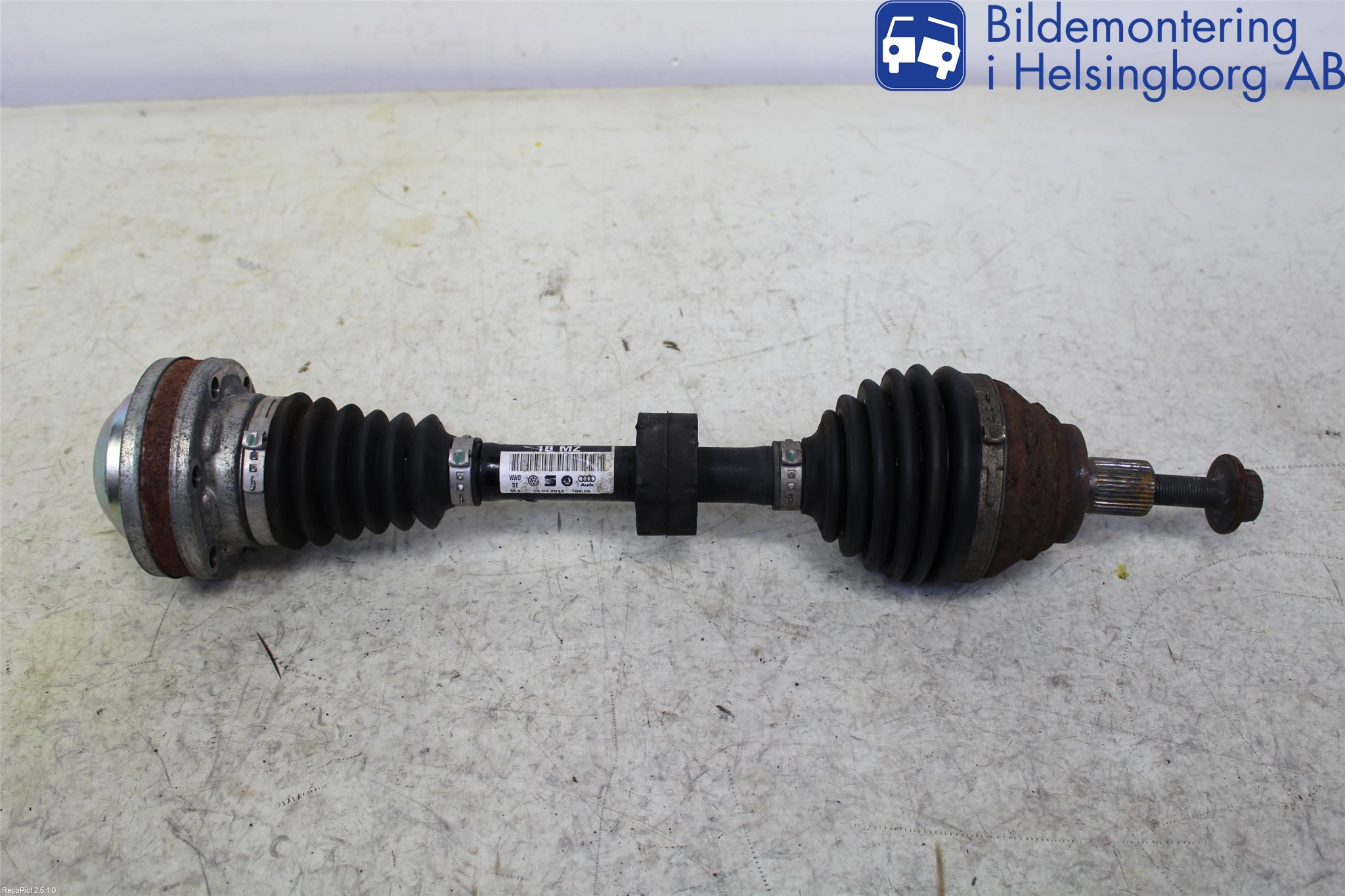 Audi A3/S3 8V 13-20 Drivaxel Fram Vänster