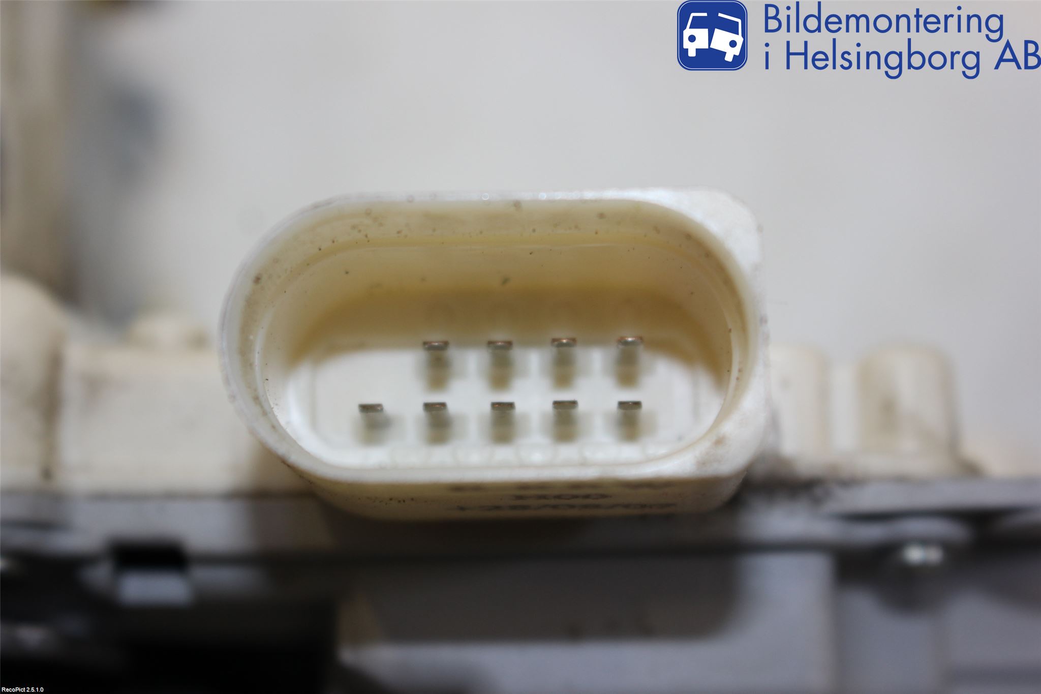 Audi A6/S6     05-11 Centrallåsmotor Höger