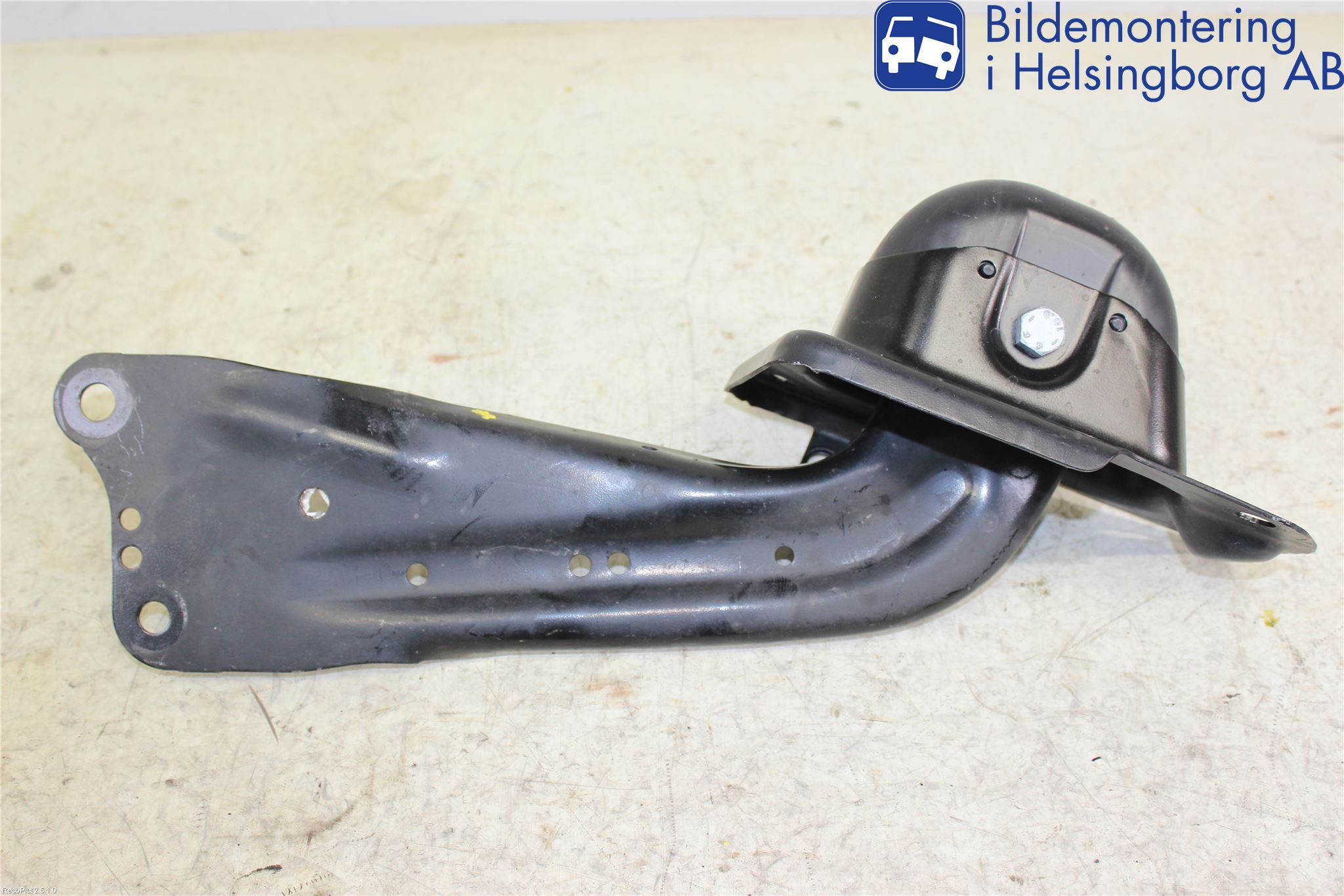 Volkswagen VW PASSAT 15-19 Bärarm Bak Höger