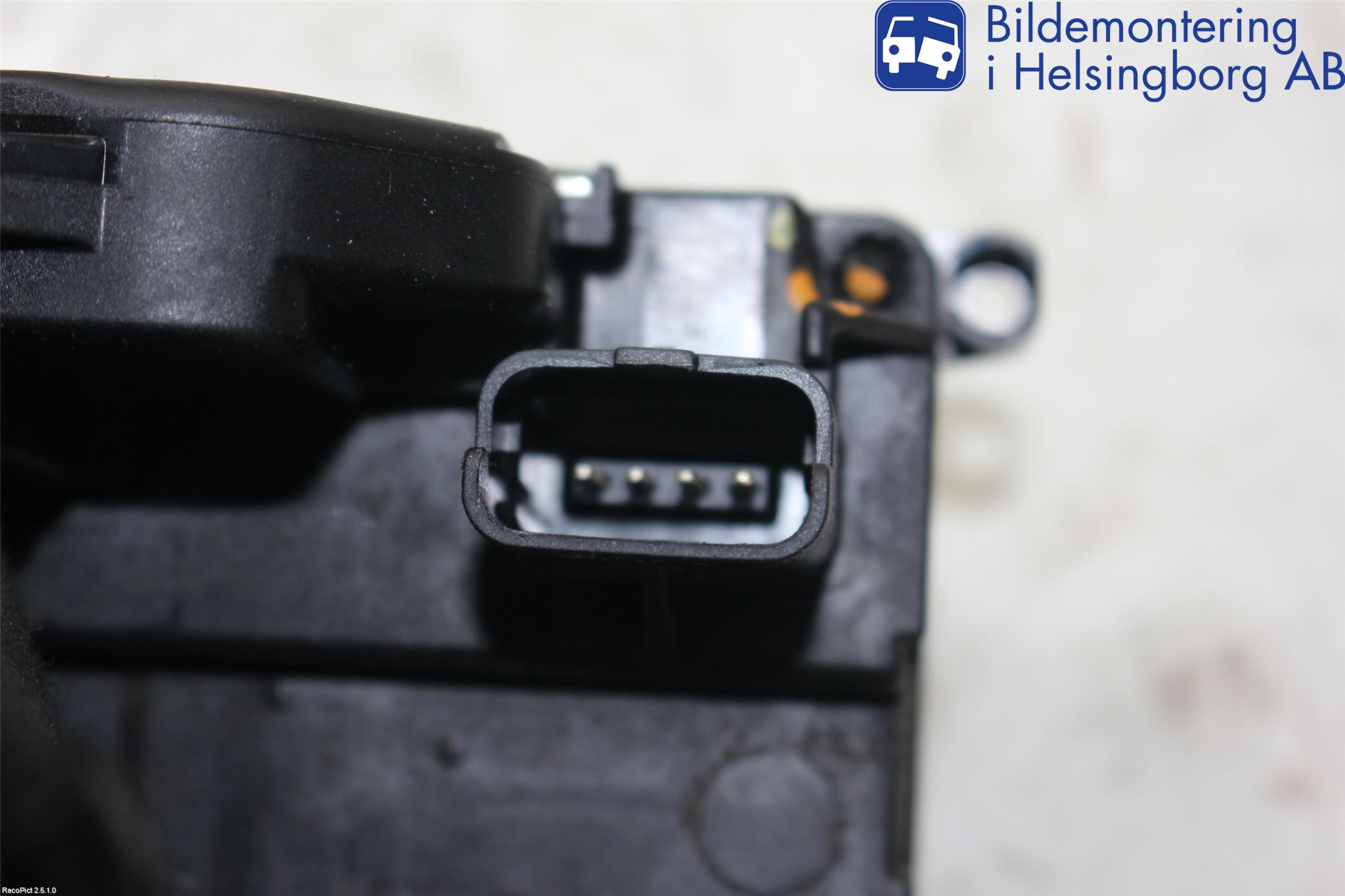 Renault CLIO III  09-12 Centrallåsmotor Höger