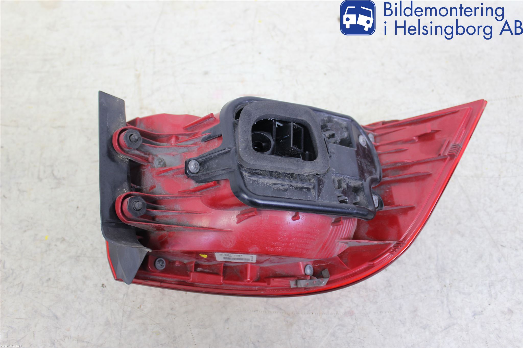 Volkswagen VW PASSAT 11-14 Bakljus Höger