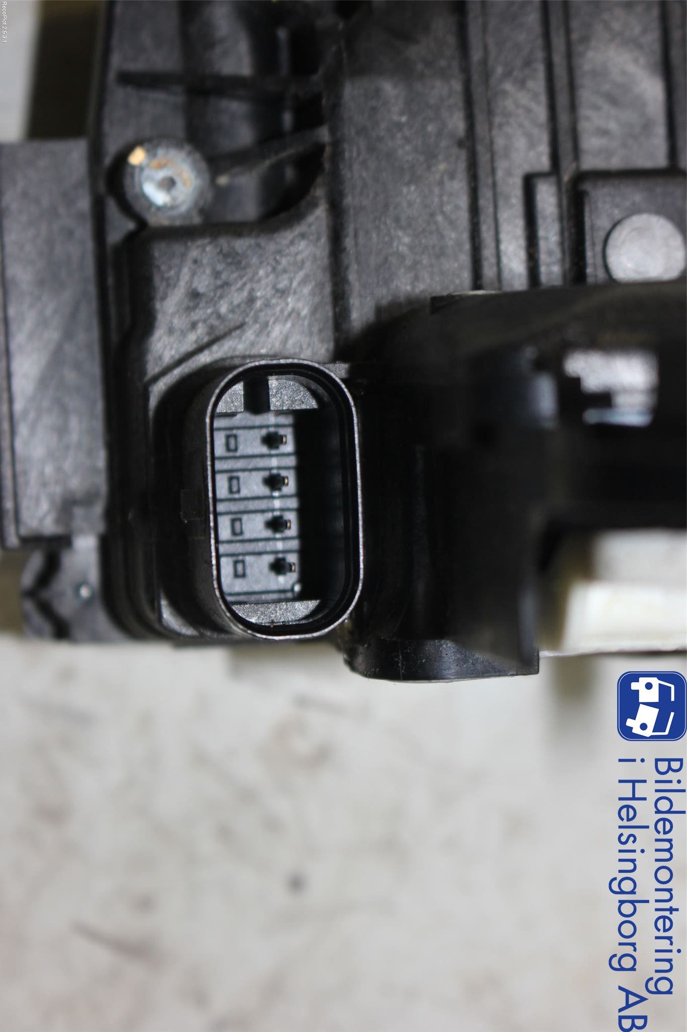 Mercedes-Benz MB C-KLASS (W205) 14-21 Centrallåsmotor Vänster