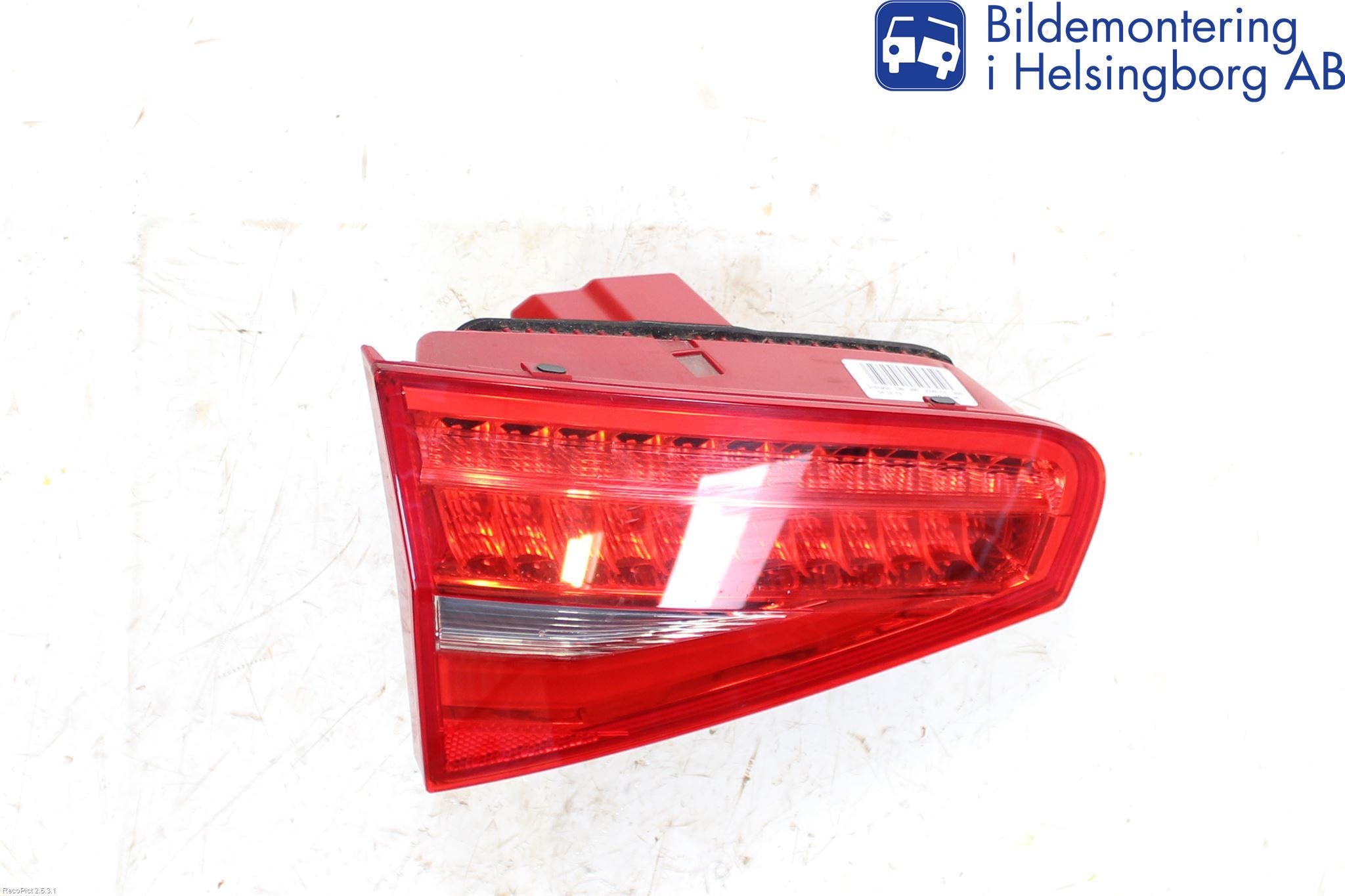 Audi A4 12-15 Bakljus Lucka Vä