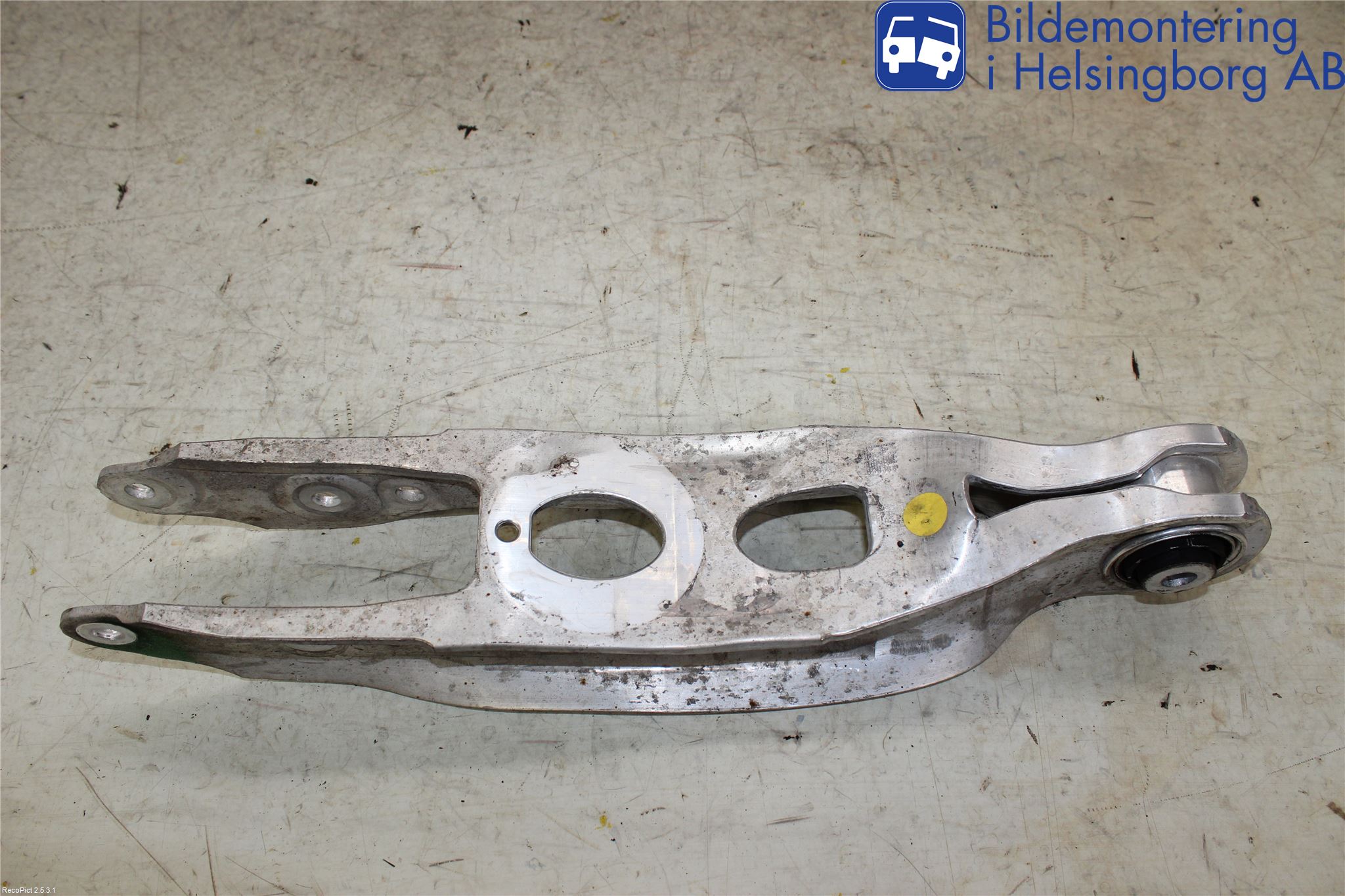 Audi A4/S4 B9 16-19 Bärarm Bak Höger