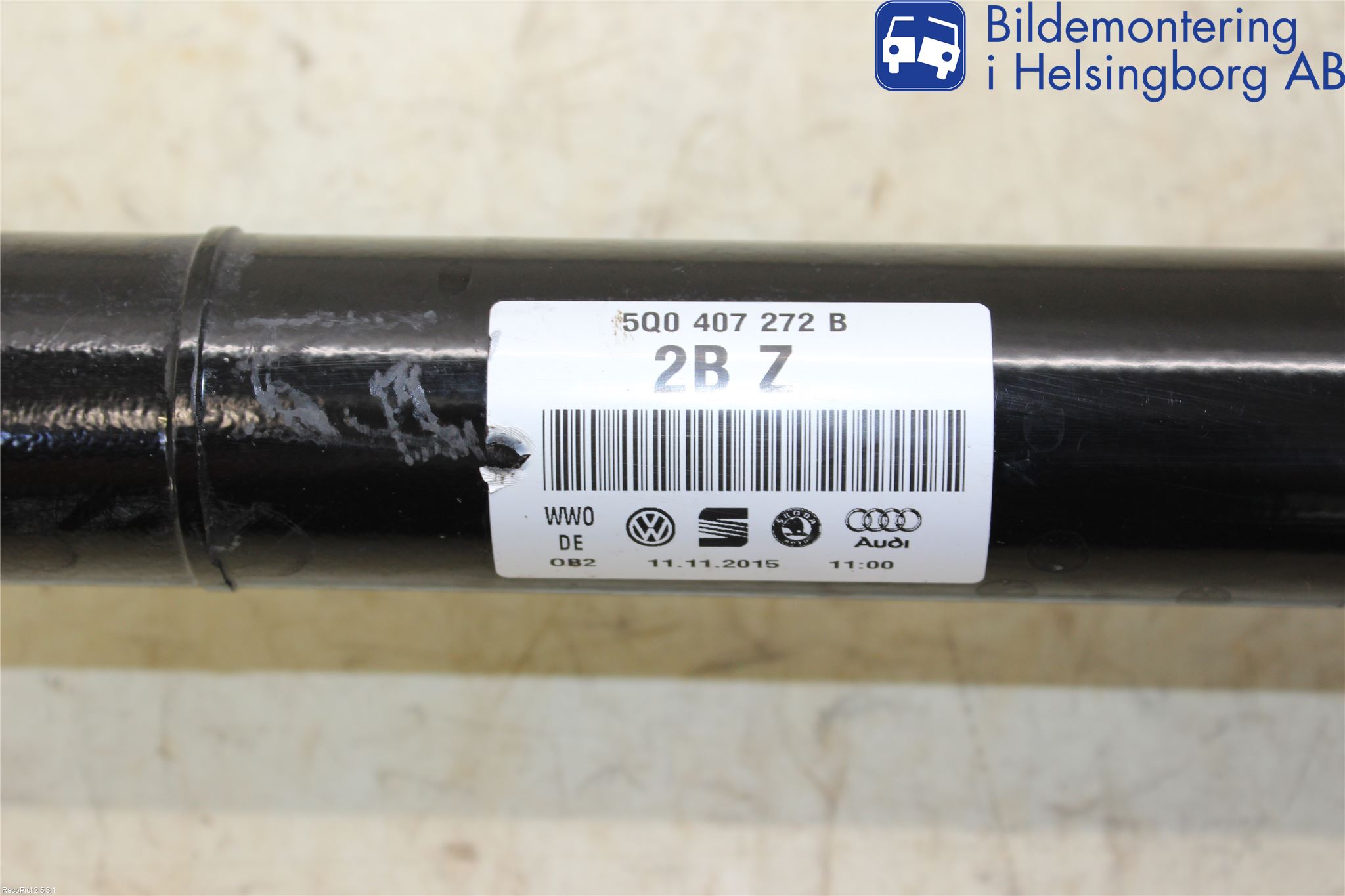Volkswagen VW GOLF SPORTSVAN 15-20 Drivaxel Fram Höger