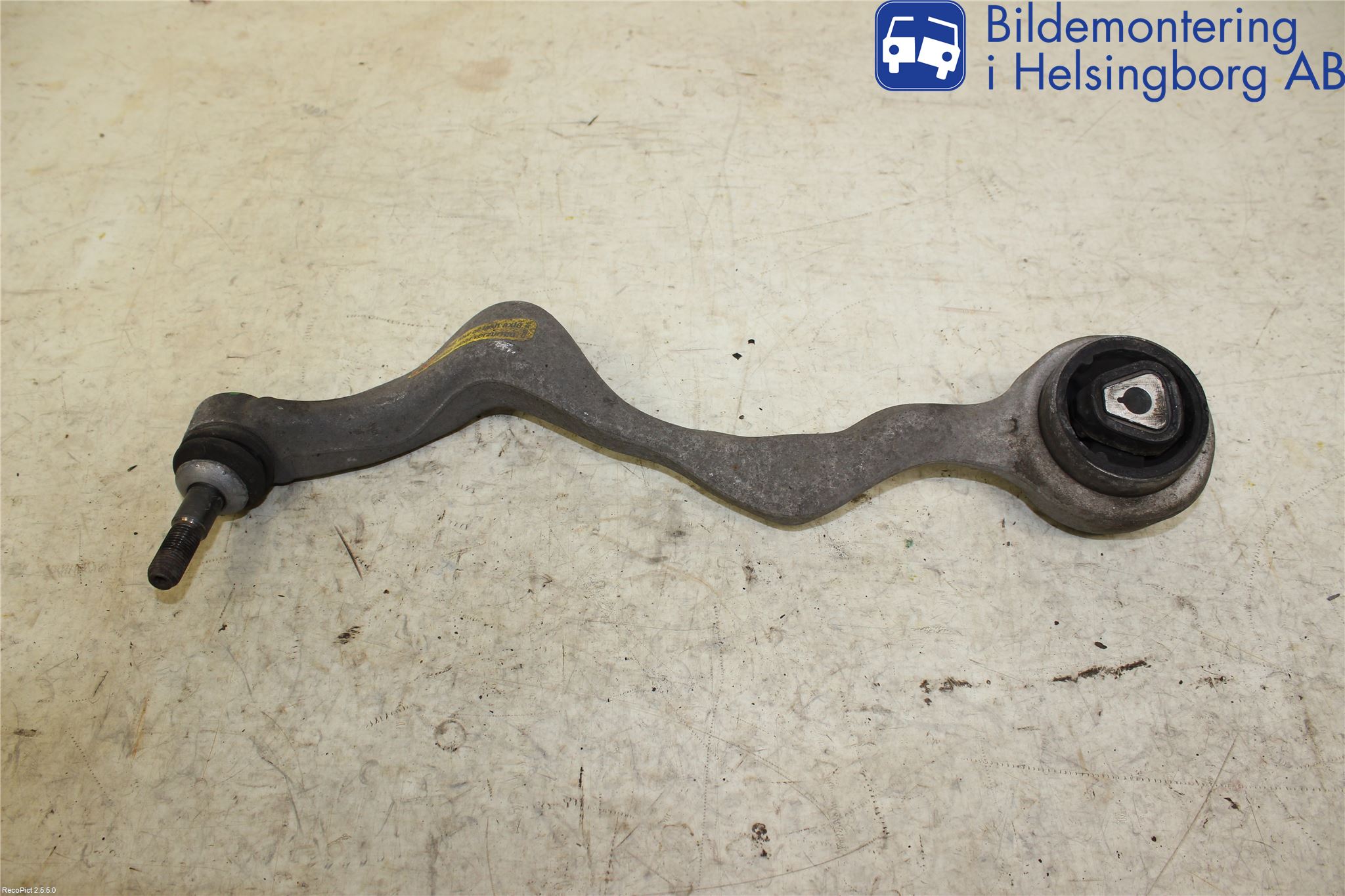 BMW 1 E82/88 Coupé/Cab 06-13 Bärarm Fram Undre Hö