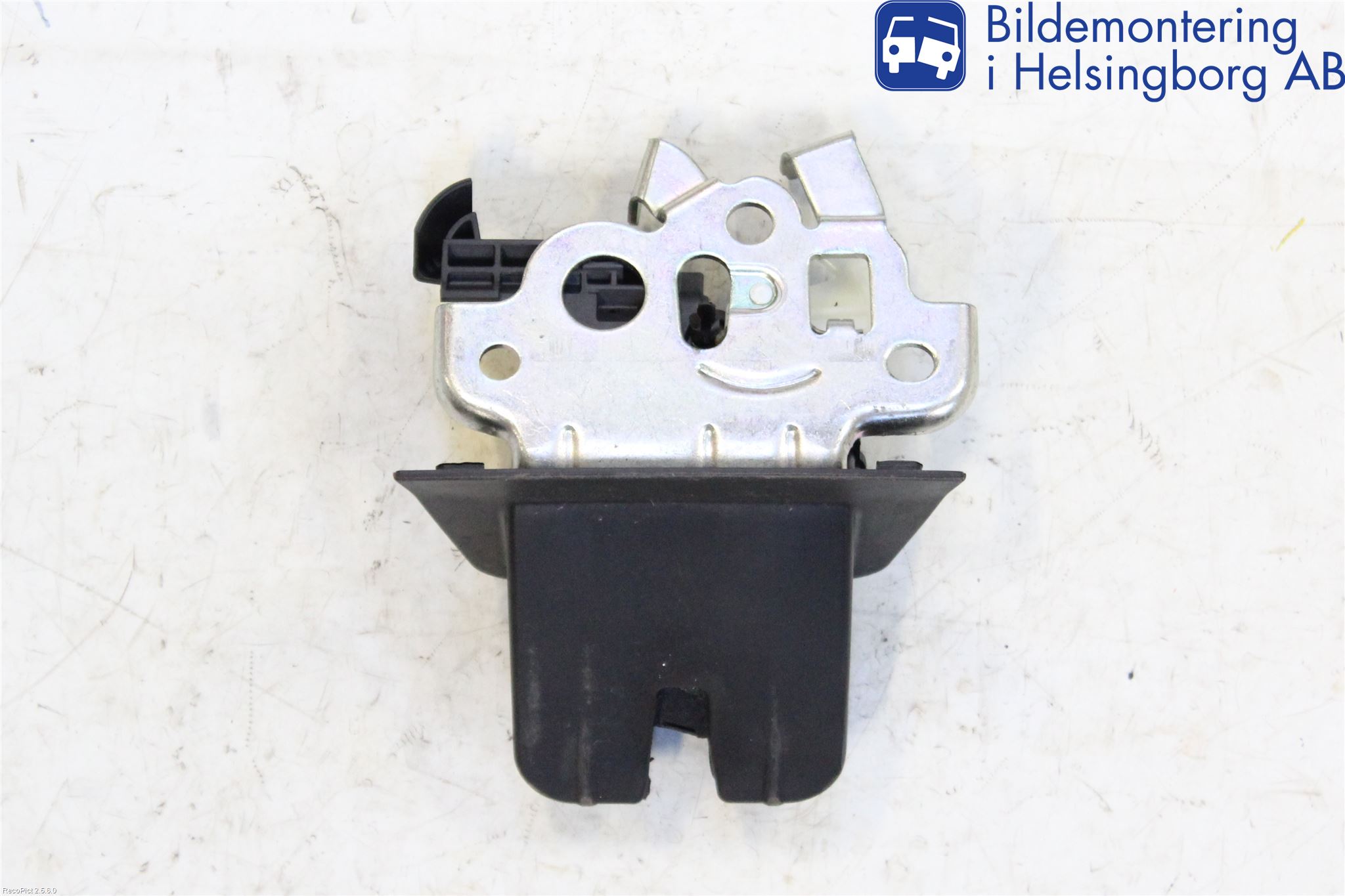 Audi A4 12-15 Låskista Baklucka