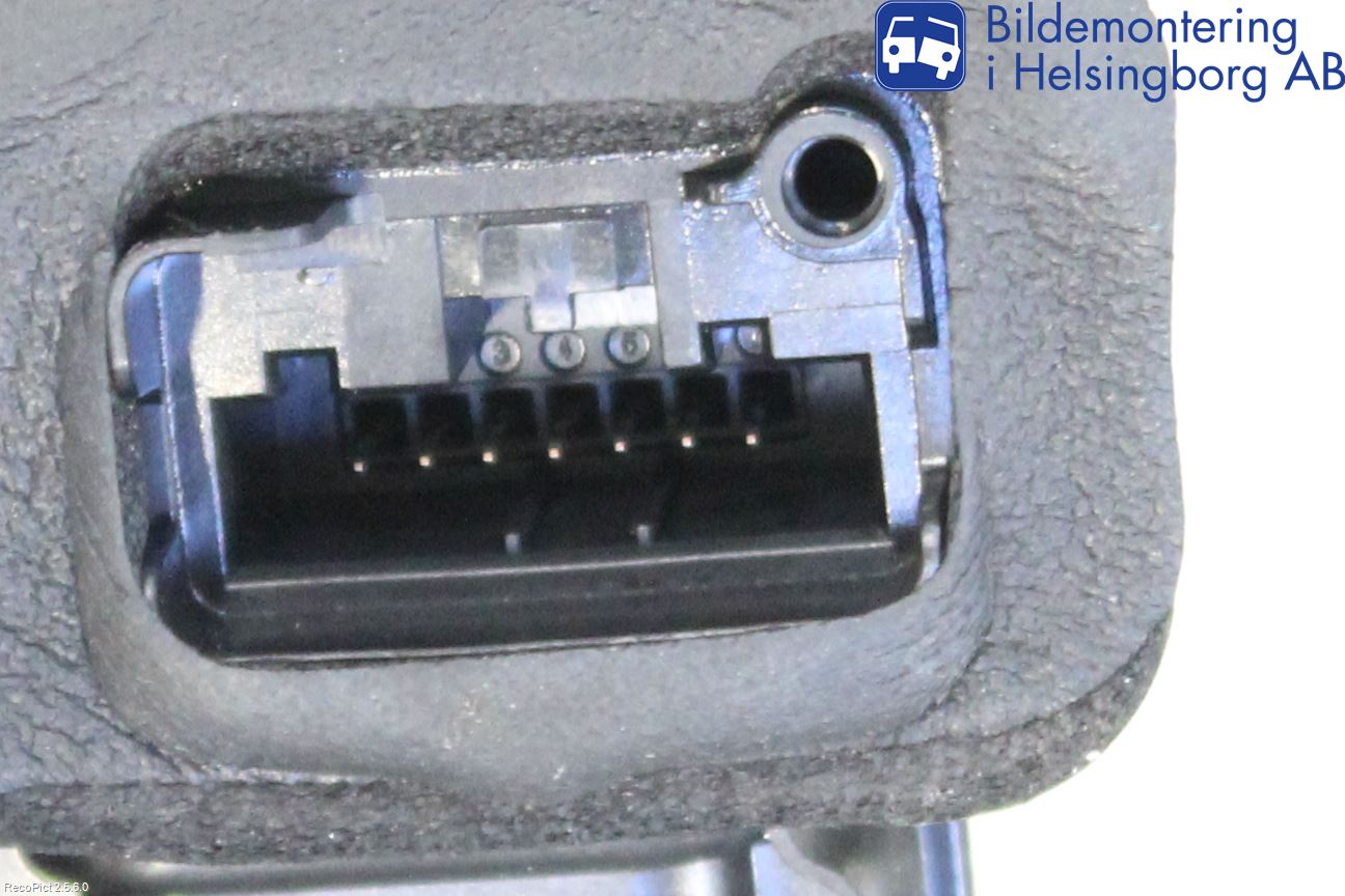 Volkswagen VW POLO 10-17 Centrallåsmotor Höger