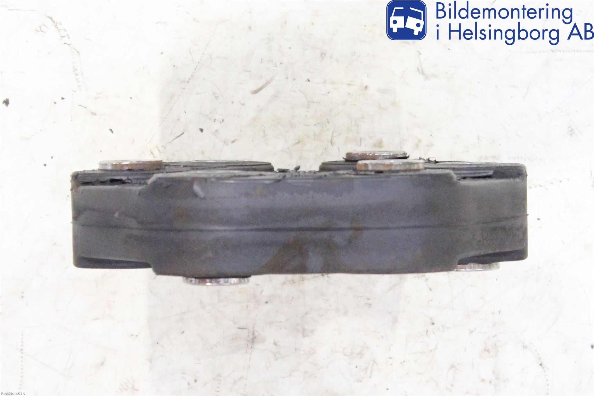 Mercedes-Benz MB E-KLASS (W213) 16-23 Mellanaxel Gummiknut