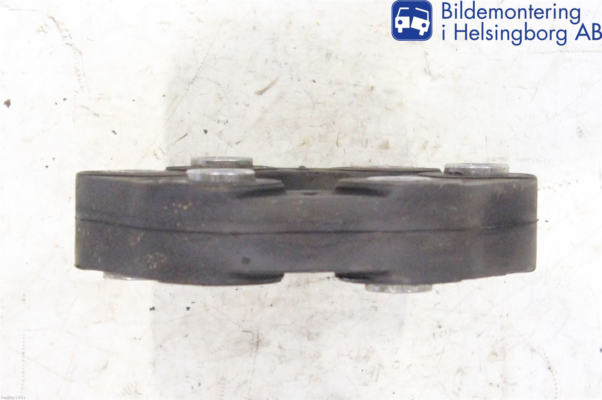 Mercedes-Benz MB E-KLASS (W213) 16-23 Mellanaxel Gummiknut
