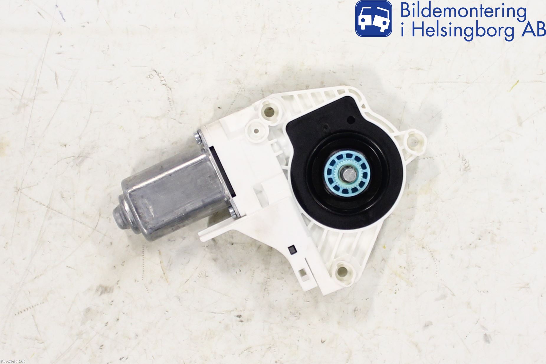 Audi A6 ALLROAD 12-18 Fönsterhissmotor