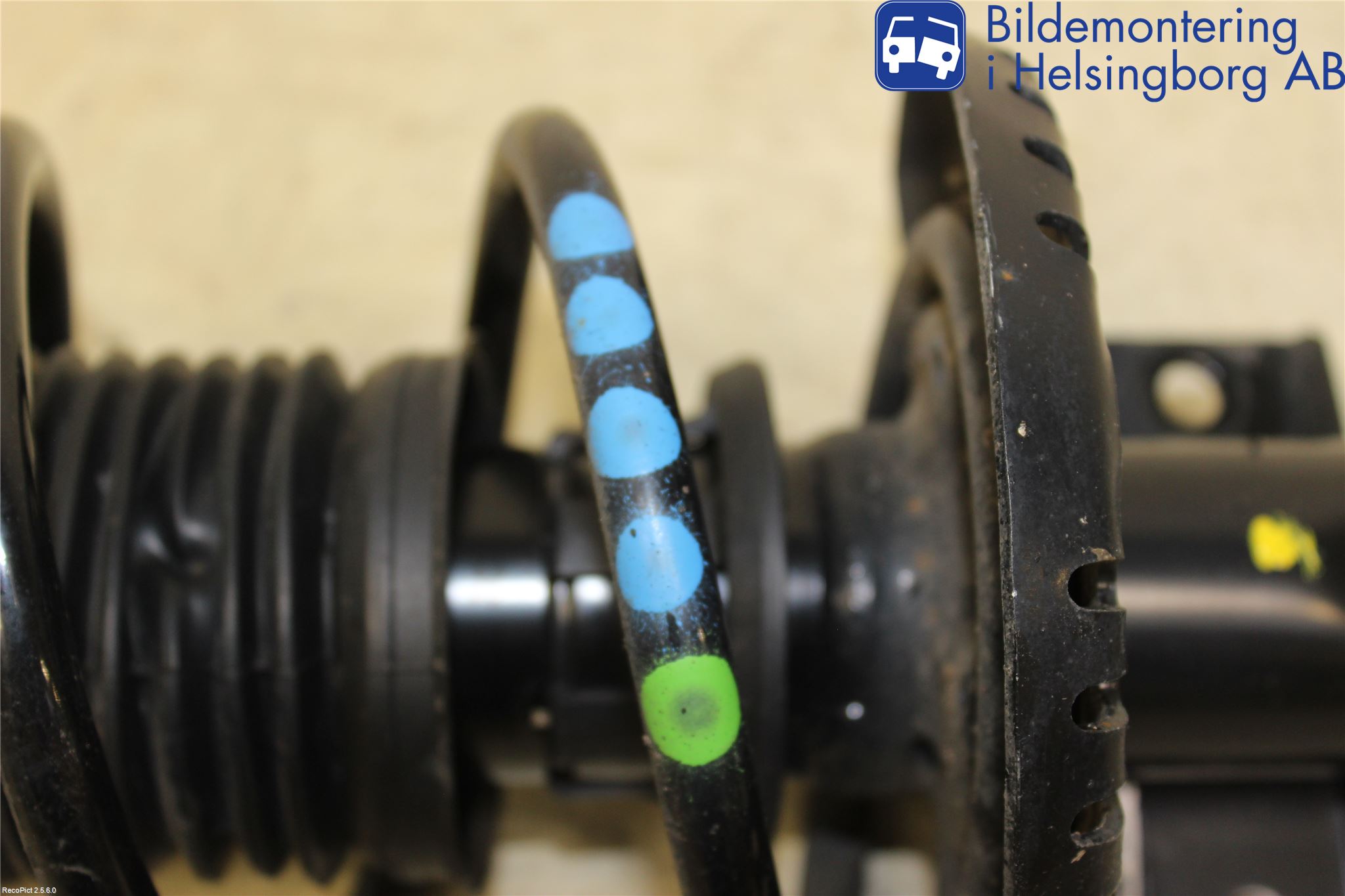 Audi A2 Fjäderben Fram Höger