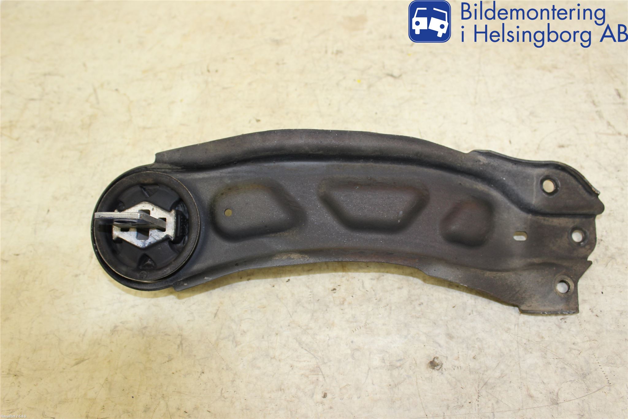 Mercedes-Benz MB GLA-KLASS (X156) 13-20 Bärarm Bak Vänster