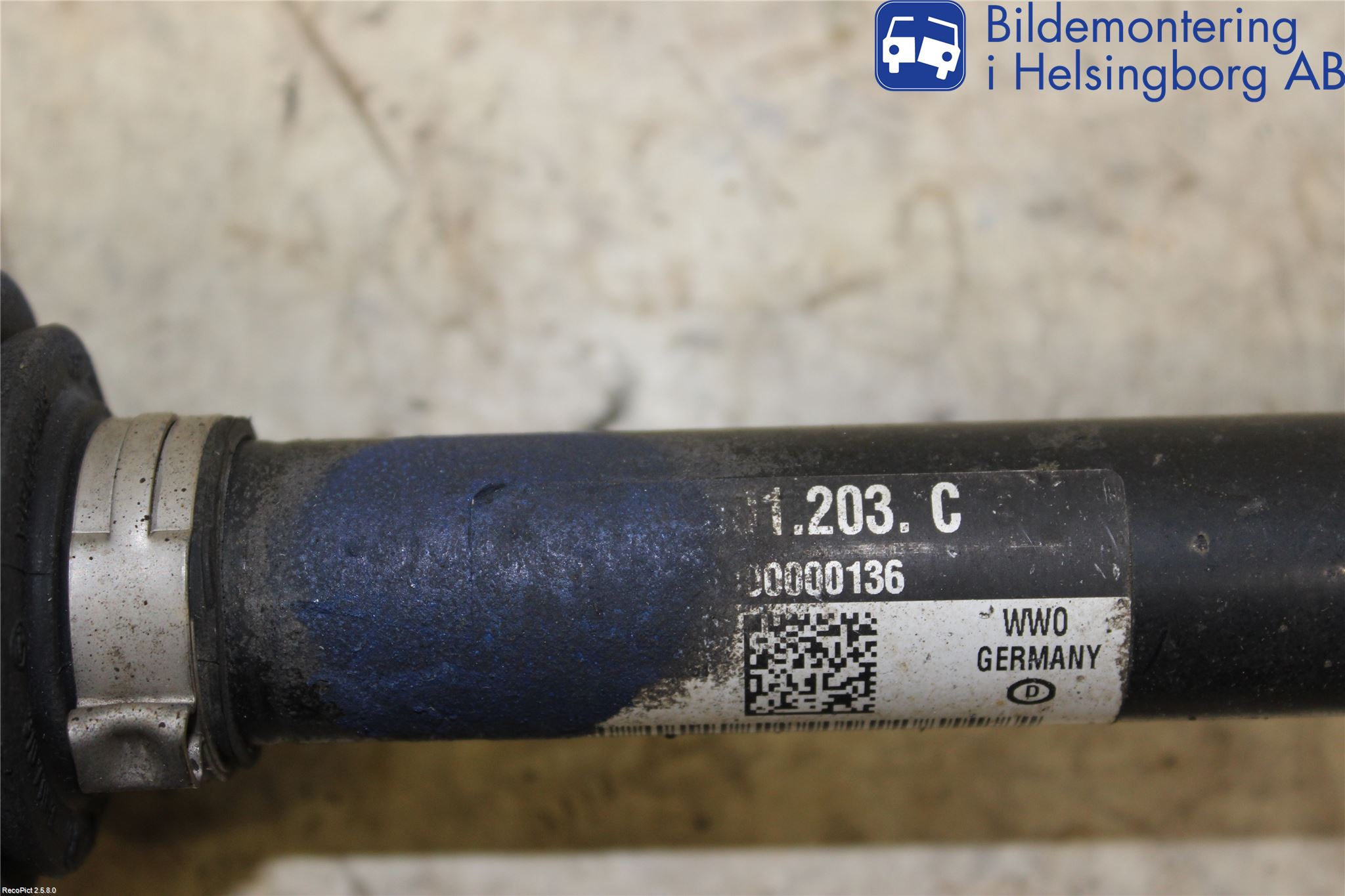 Volkswagen VW PASSAT 15-19 Drivaxel Bak Vänster