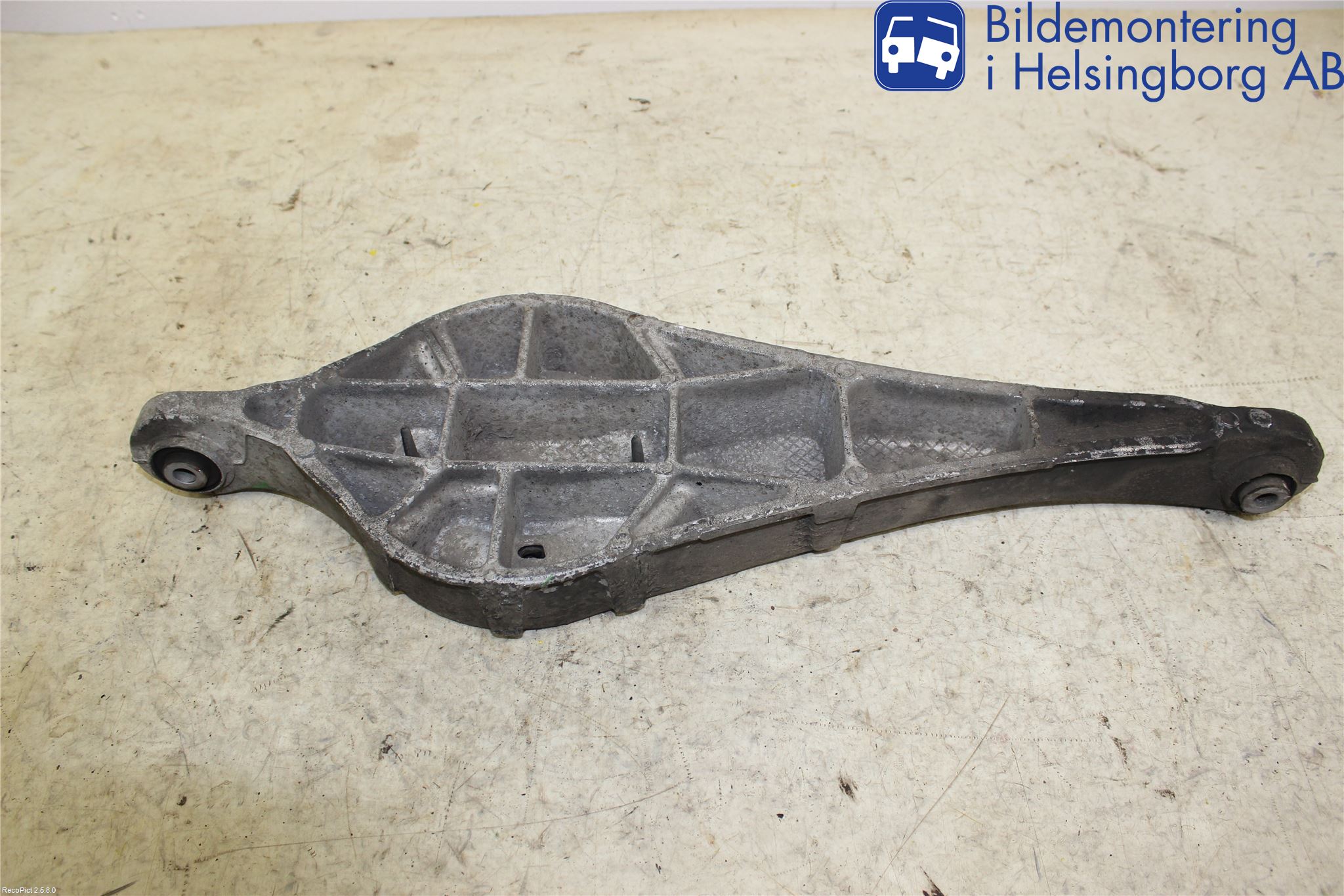 Volvo XC60 09-13 Bärarm Bak Höger