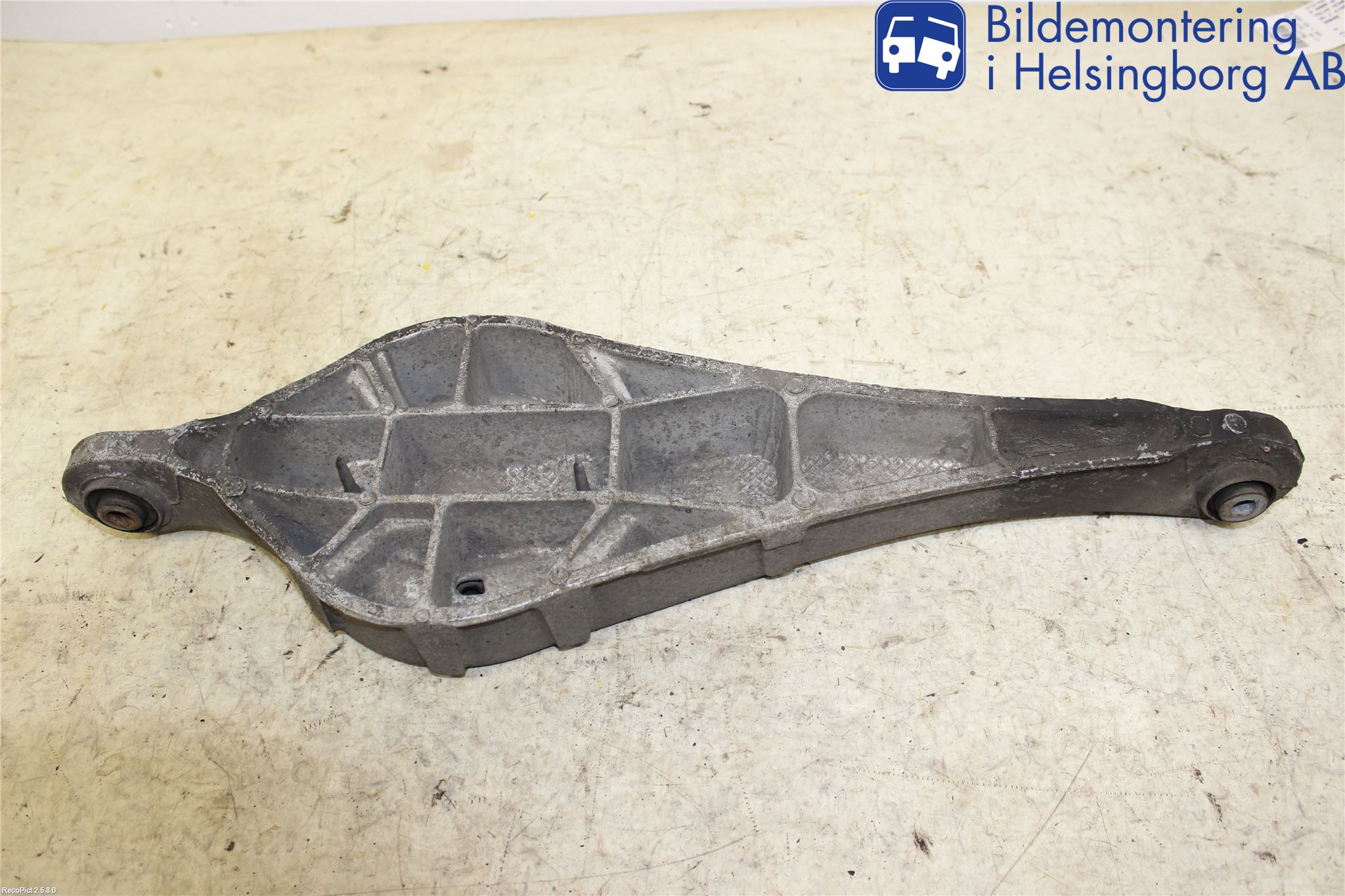 Volvo XC60 09-13 Bärarm Bak Vänster