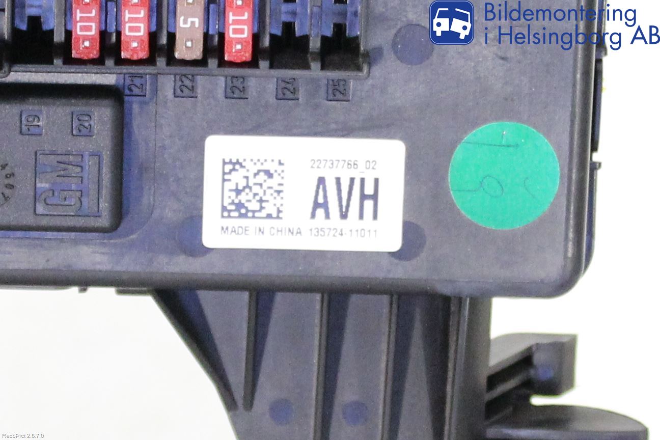 Opel INSIGNIA 09-16 Säkringsdosa-Elcentral