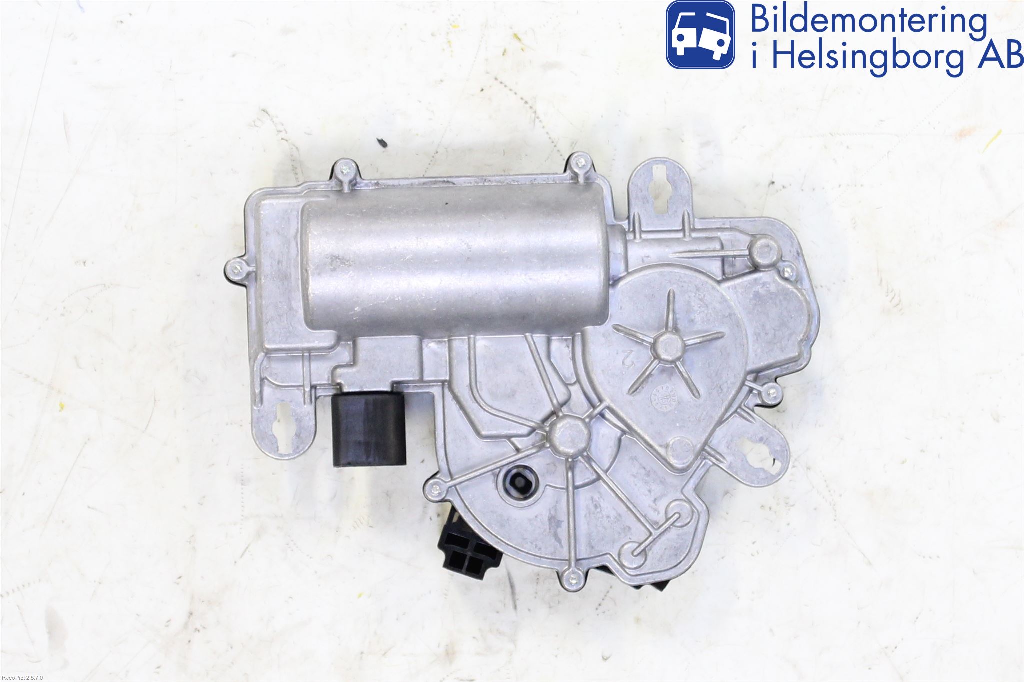 Volkswagen VW PASSAT 15-19 Bakluckeöppnare Automatisk