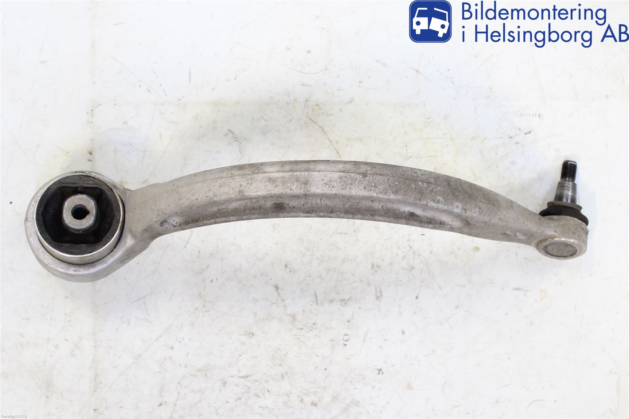 Audi A4/S4 B9 16-19 Bärarm Fram Undre Hö