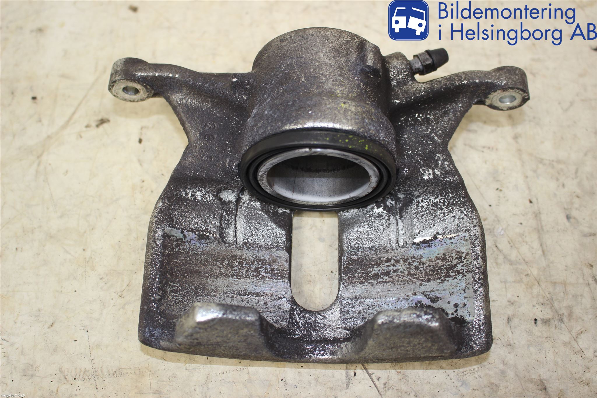 Volkswagen VW CADDY 11-15 Bromsok Fram Höger