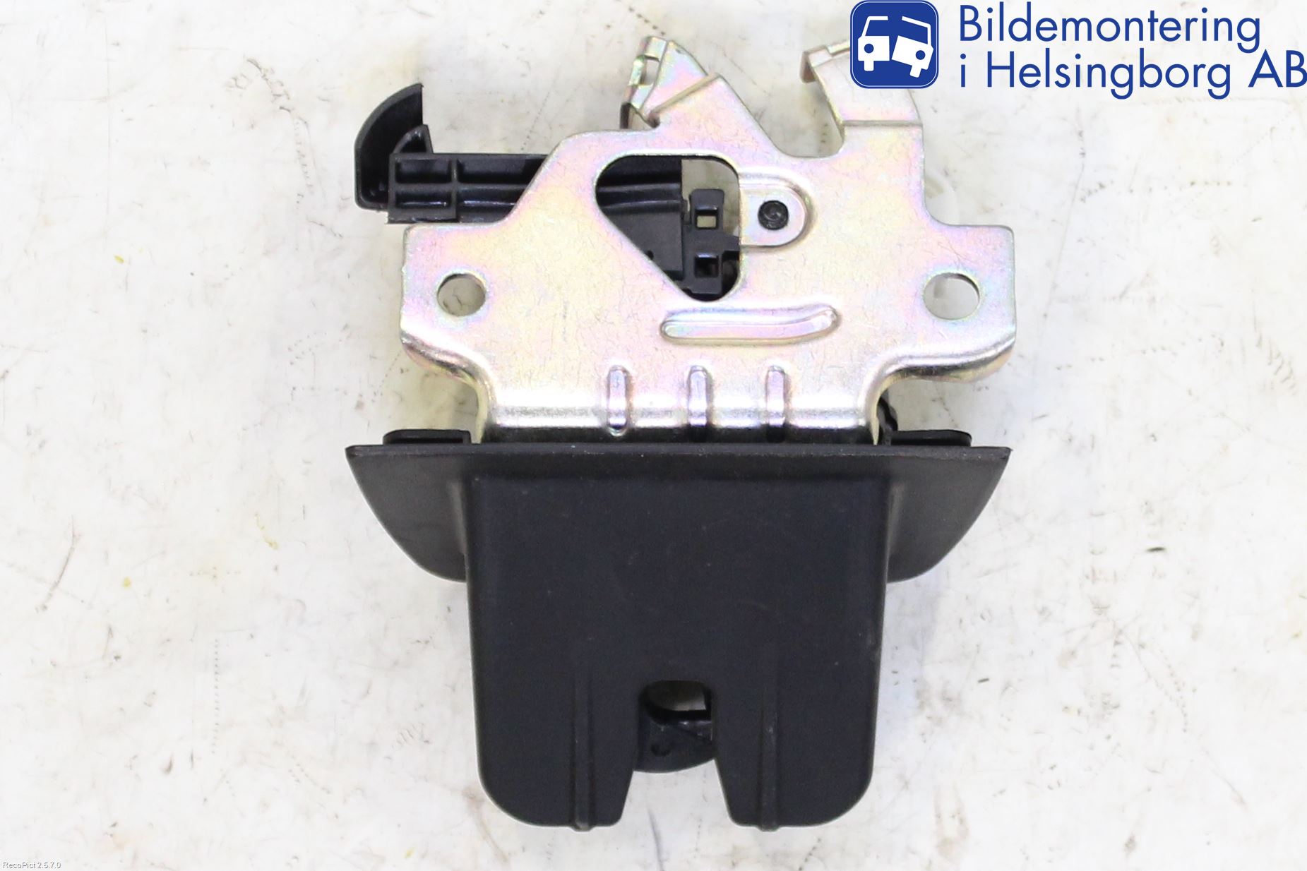 Audi A4/S4 B9 16-19 Låskista Baklucka