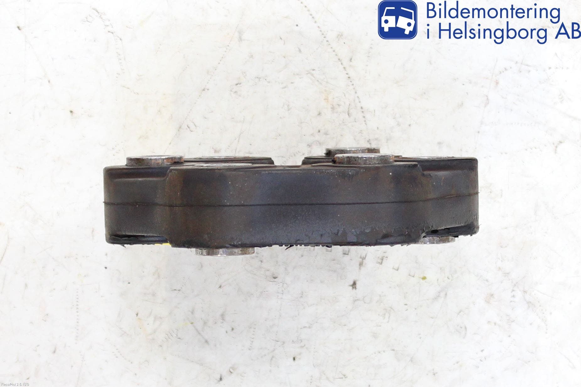 Mercedes-Benz MB E-KLASS (W213) 16-23 Mellanaxel Gummiknut