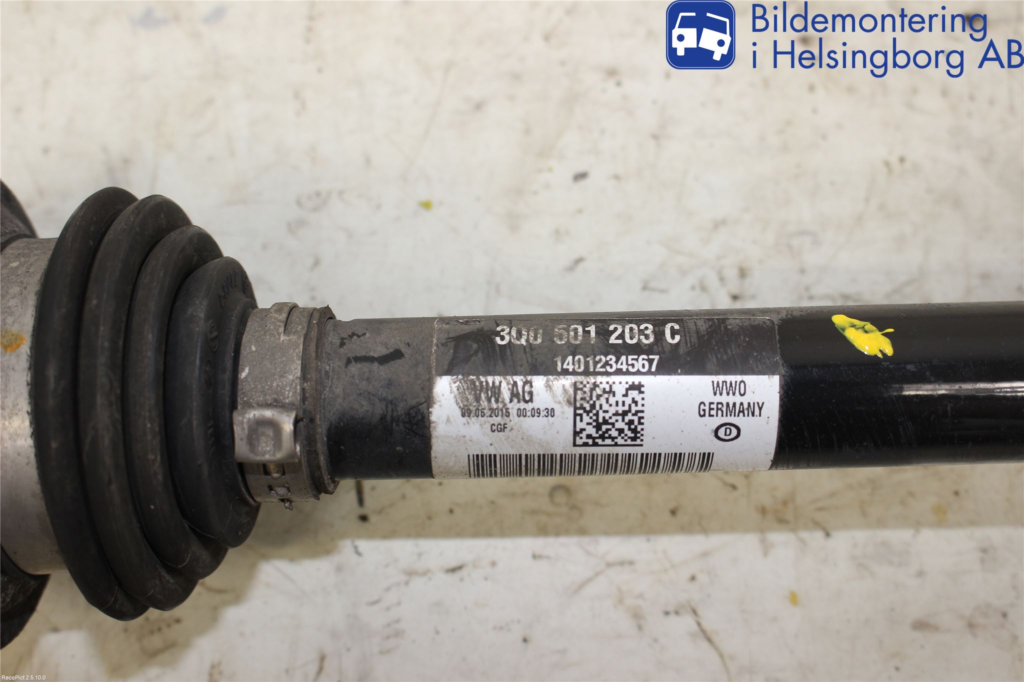 Volkswagen VW PASSAT 15-19 Drivaxel Bak Vänster