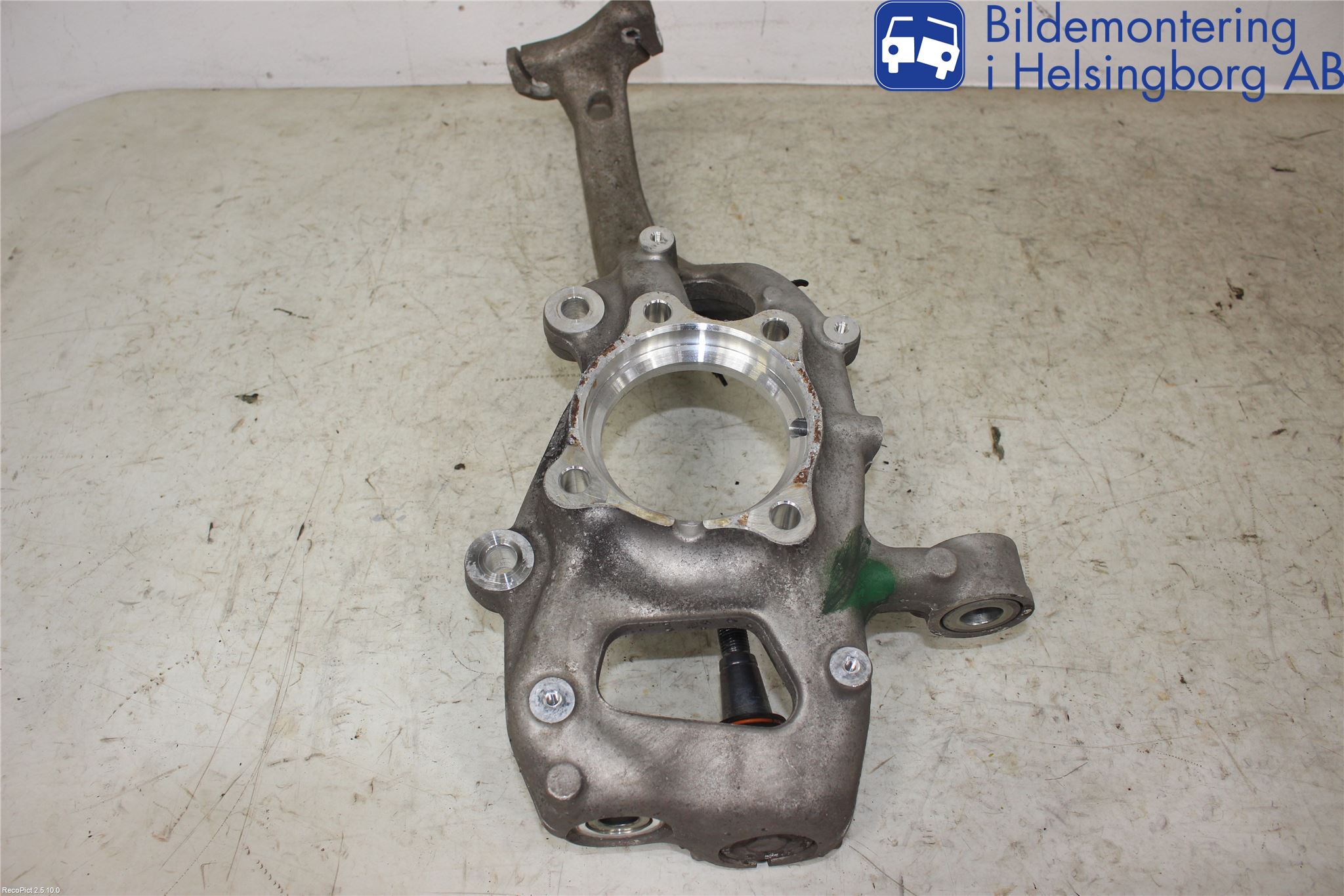 Audi A4/S4 B9 16-19 Styrspindel Lagerhus Hö