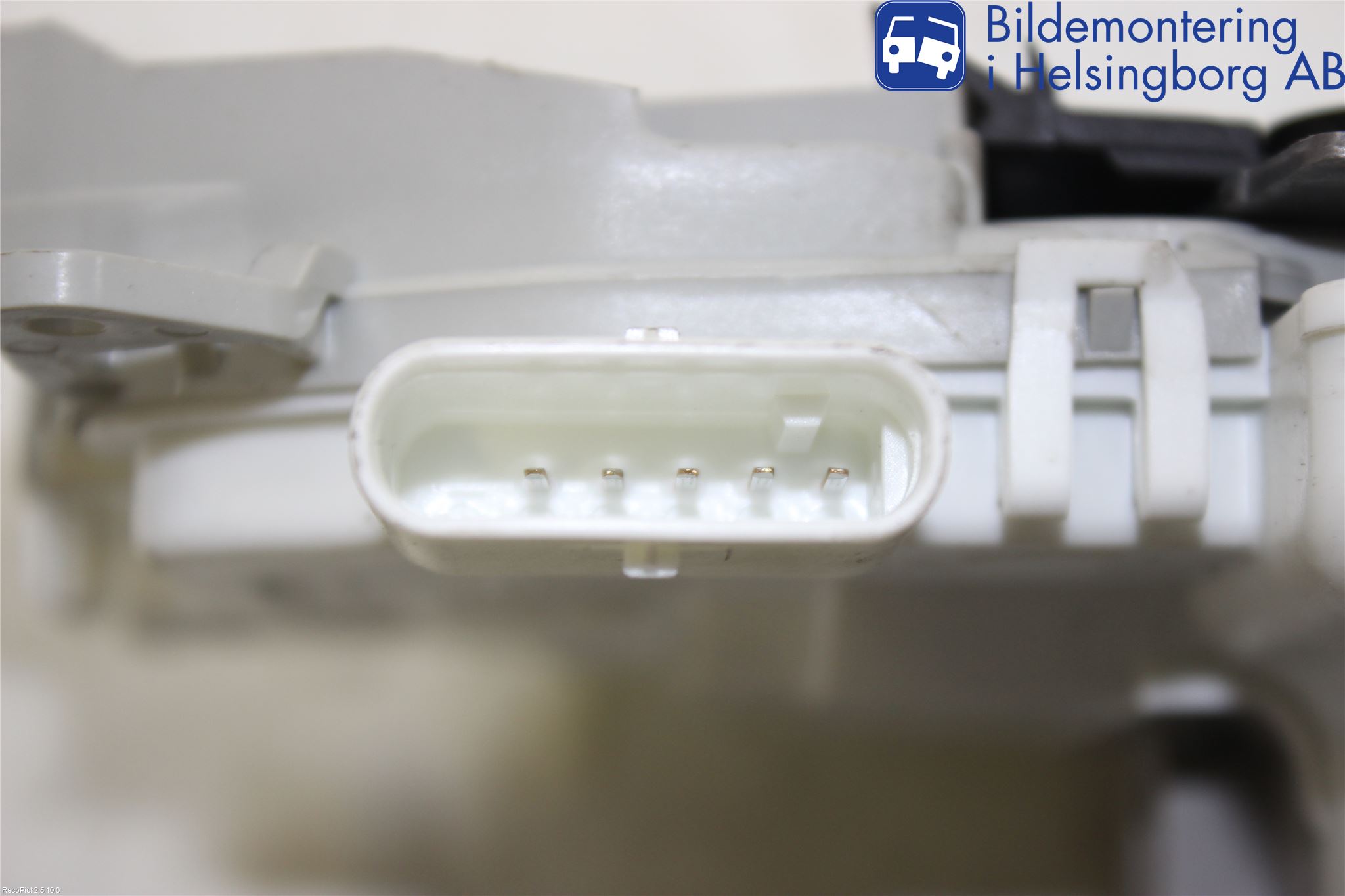 Audi A4 12-15 Centrallåsmotor Höger