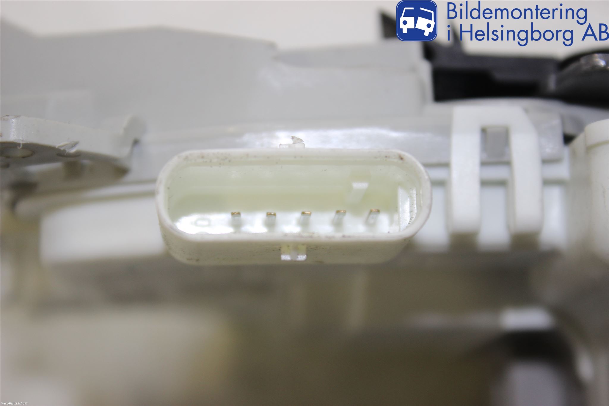 Audi A4 12-15 Centrallåsmotor Höger