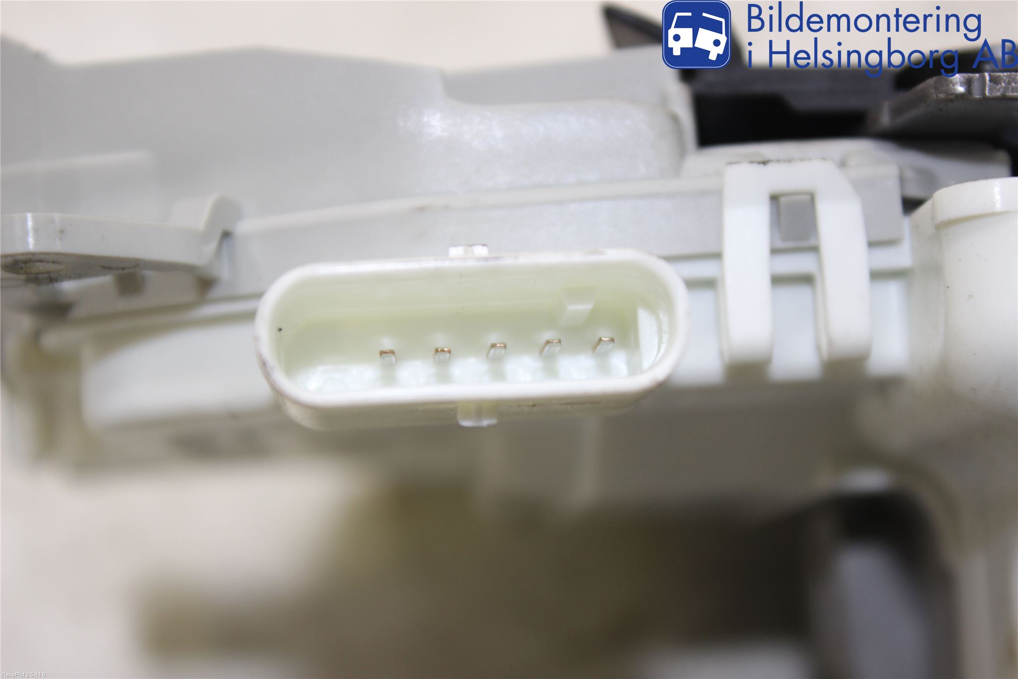 Audi A4 12-15 Centrallåsmotor Höger