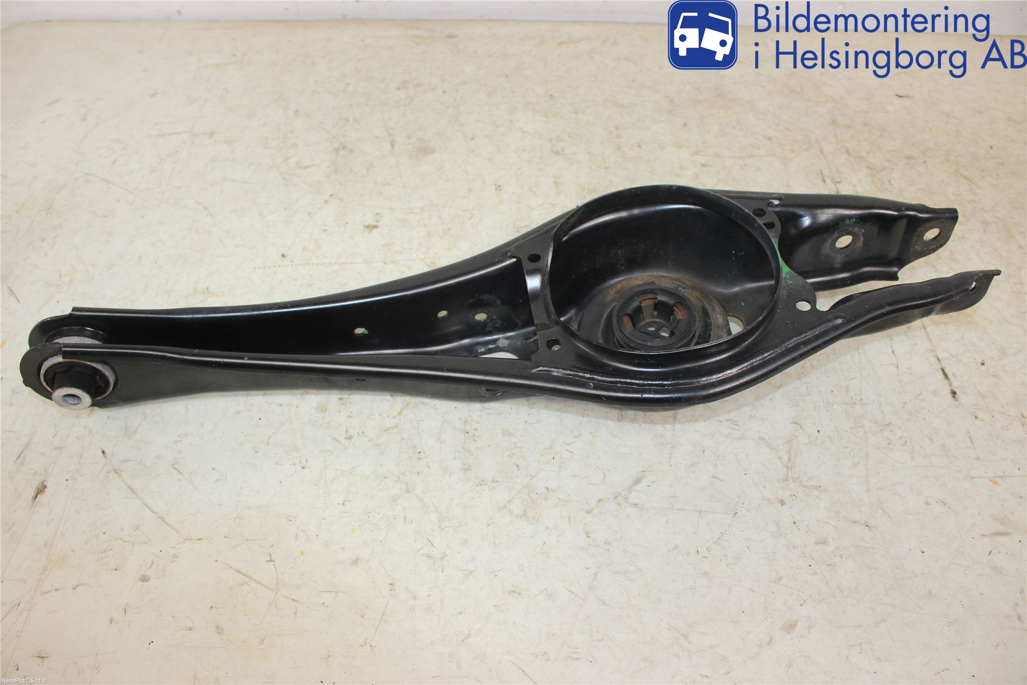 Volkswagen VW TIGUAN 16-24 Bärarm Bak Höger