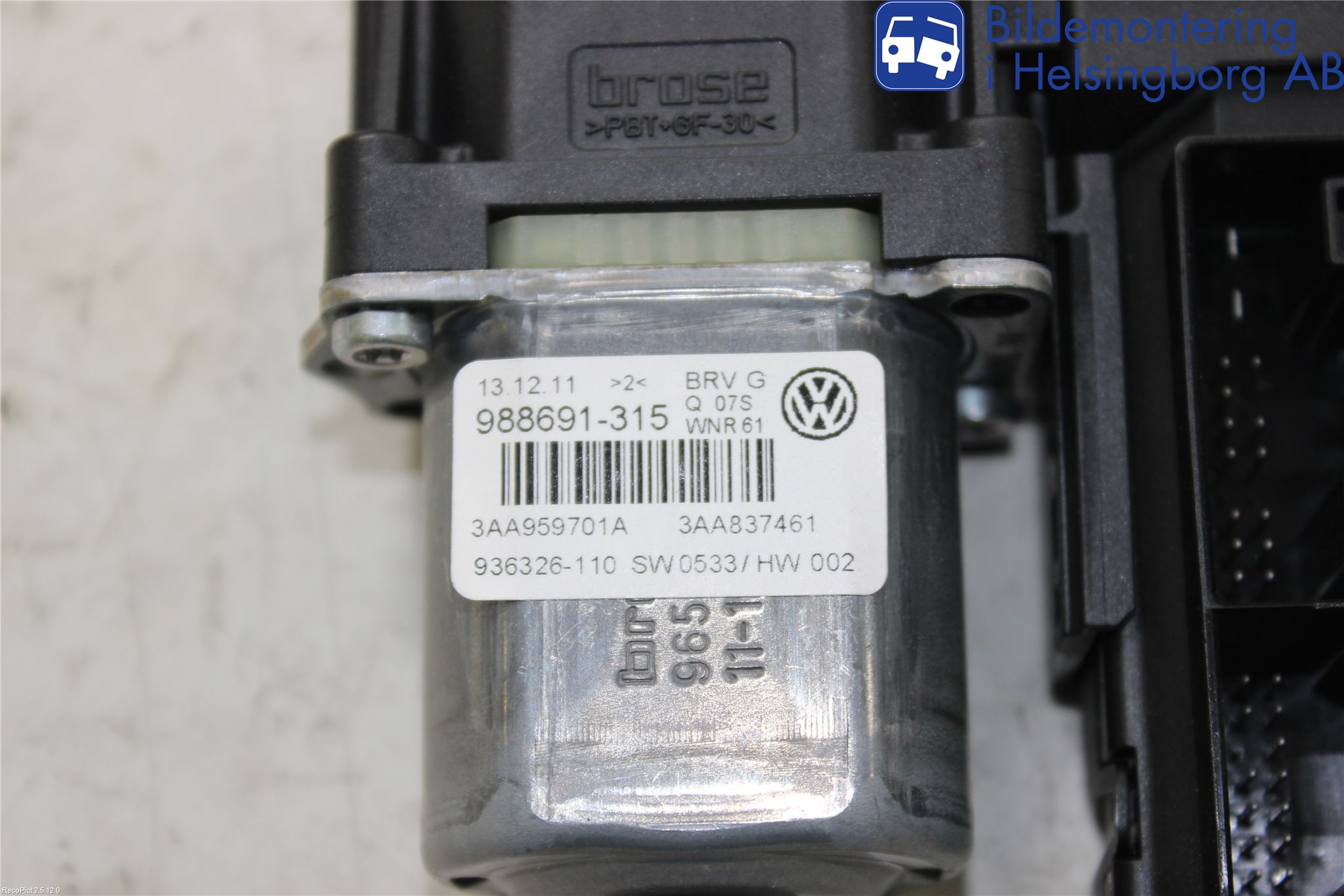 Volkswagen VW PASSAT 11-14 Fönsterhissmotor