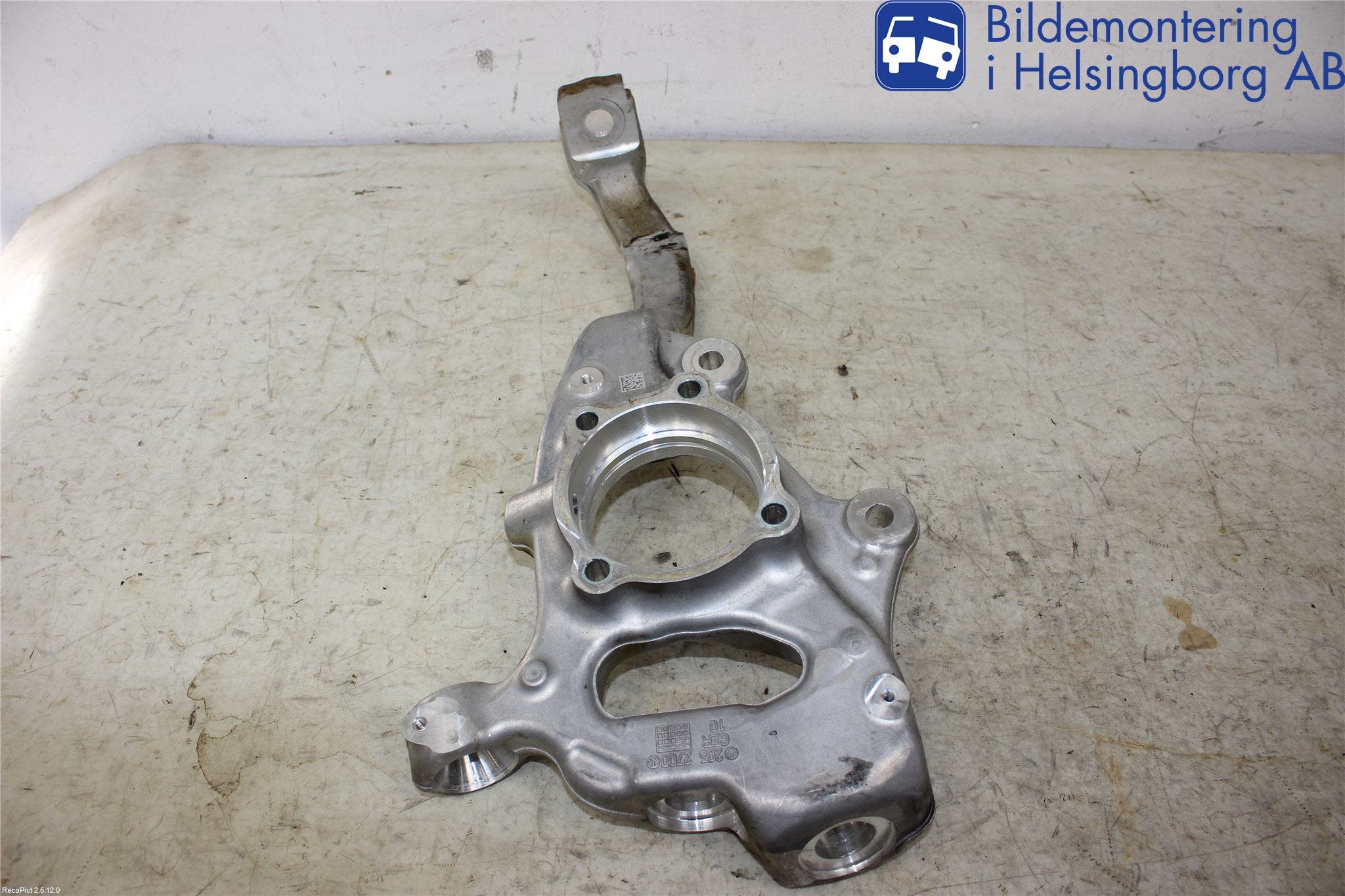 Mercedes-Benz MB C-KLASS (W205) 14-21 Styrspindel Lagerhus Vä