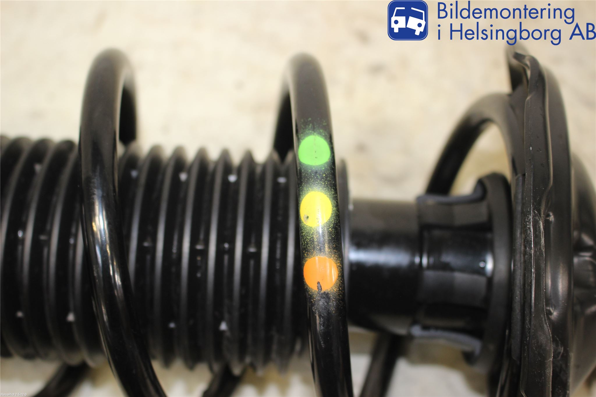 Audi Q2/SQ2 17- Fjäderben Fram Höger