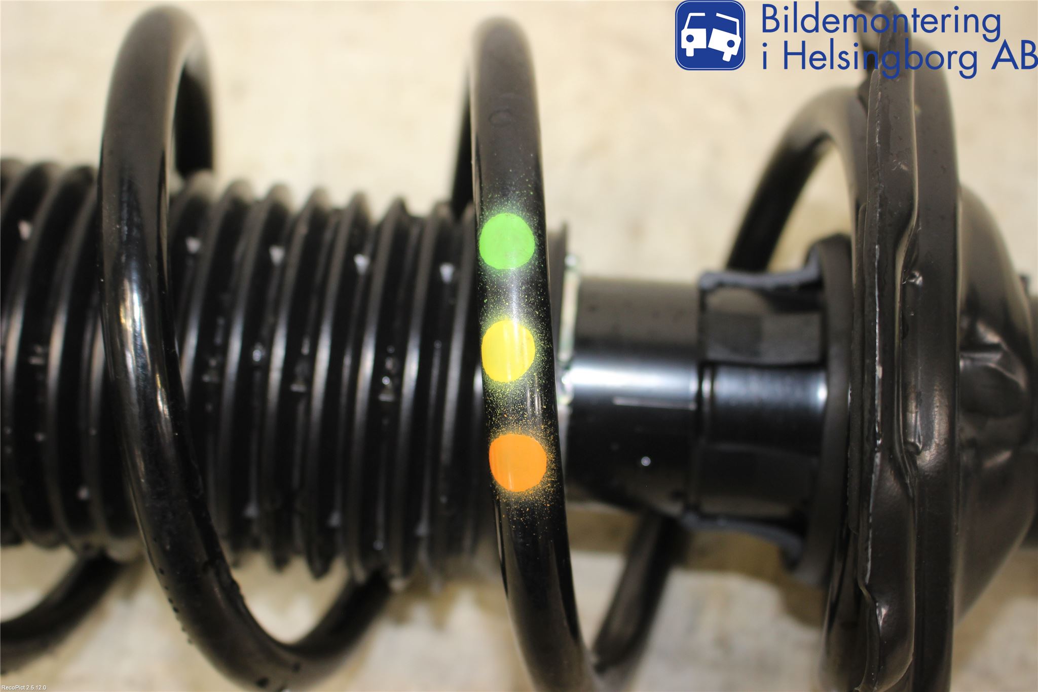 Audi Q2/SQ2 17- Fjäderben Fram Vänster