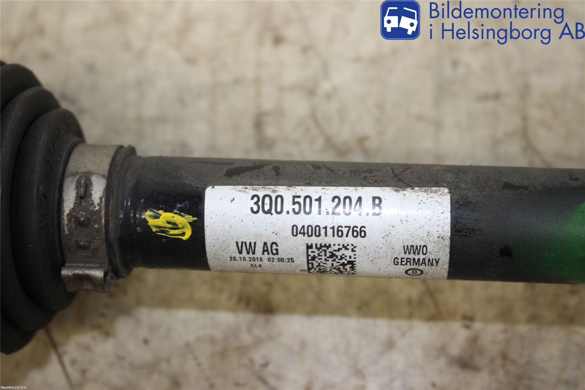 Volkswagen VW PASSAT 15-19 Drivaxel Bak Höger