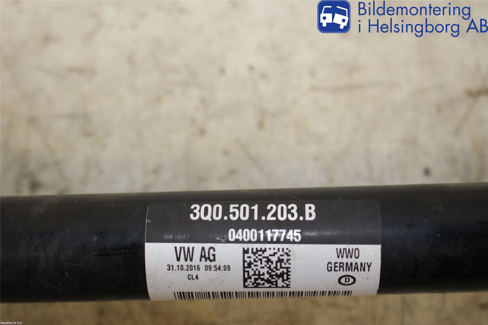 Volkswagen VW PASSAT 15-19 Drivaxel Bak Vänster