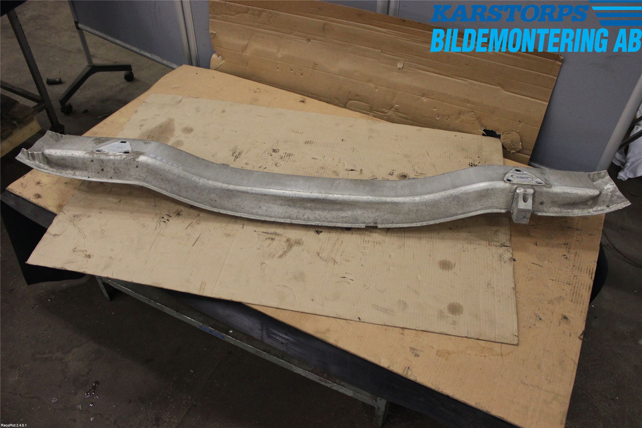 BMW 7 E65/66    00-08 Stötfångarbalk Bak