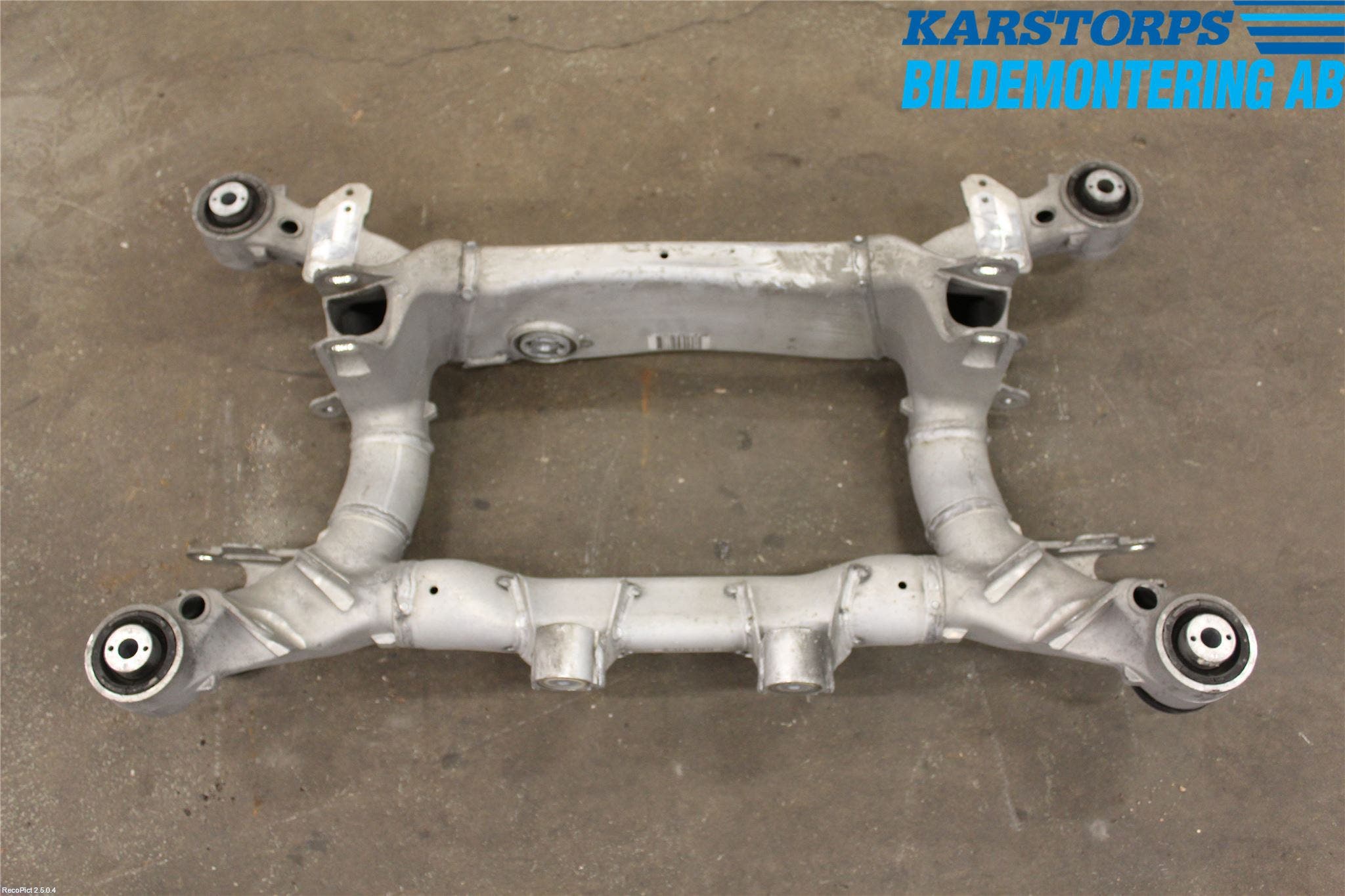 BMW 6 E63/64 02-10 Bakaxelbalk