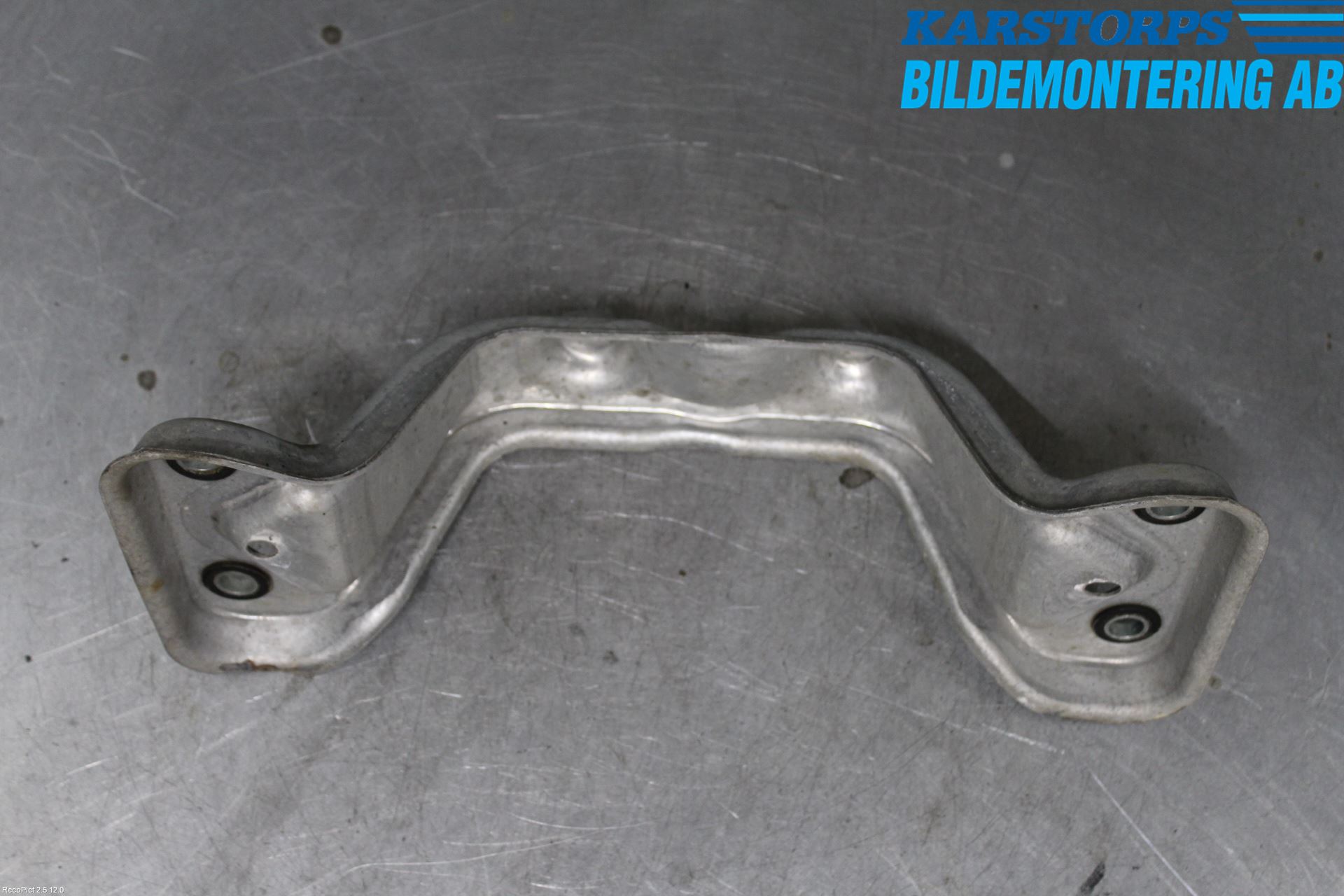 Volvo XC60 14-17 Mellanaxel Balk