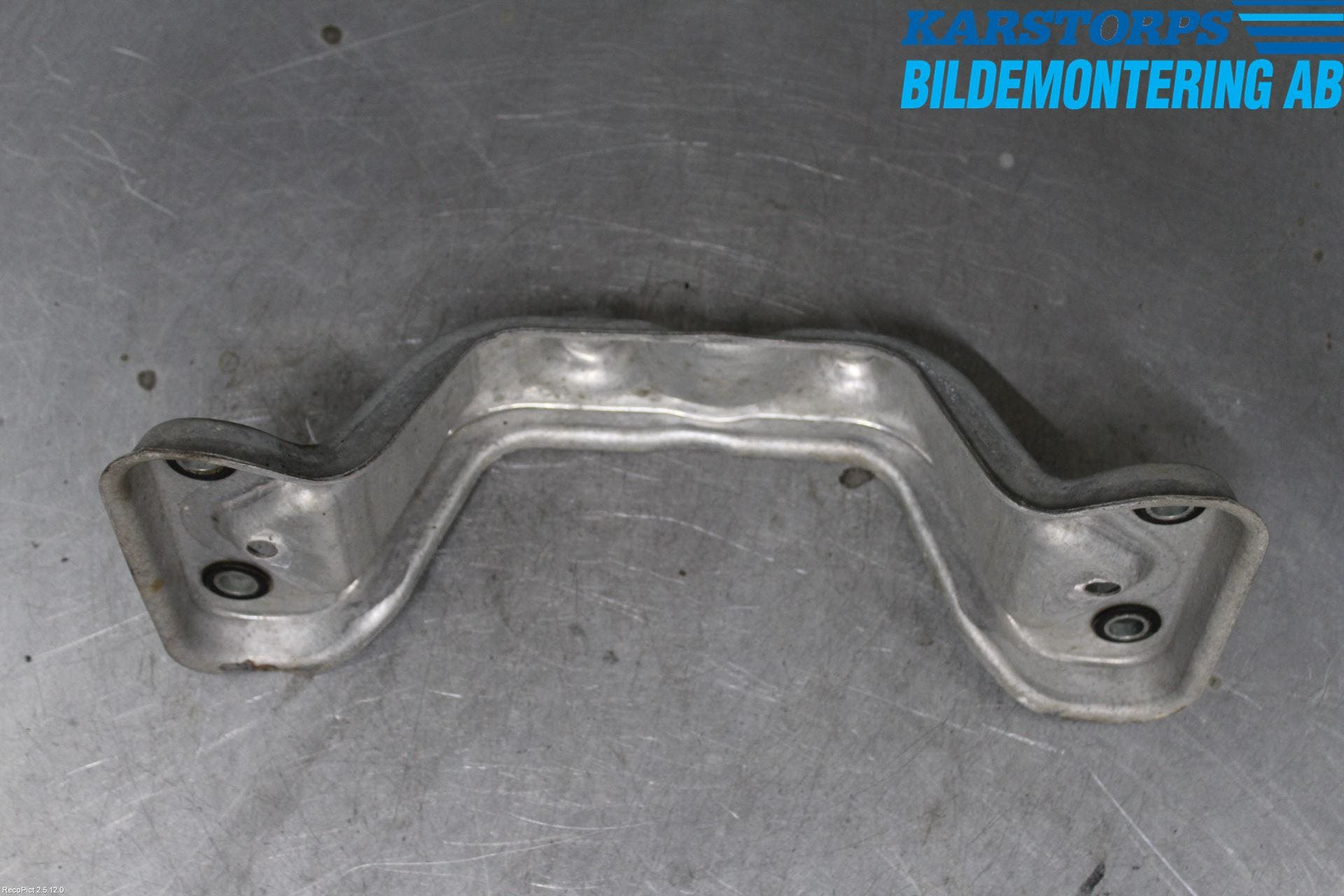 Volvo XC60 14-17 Mellanaxel Balk