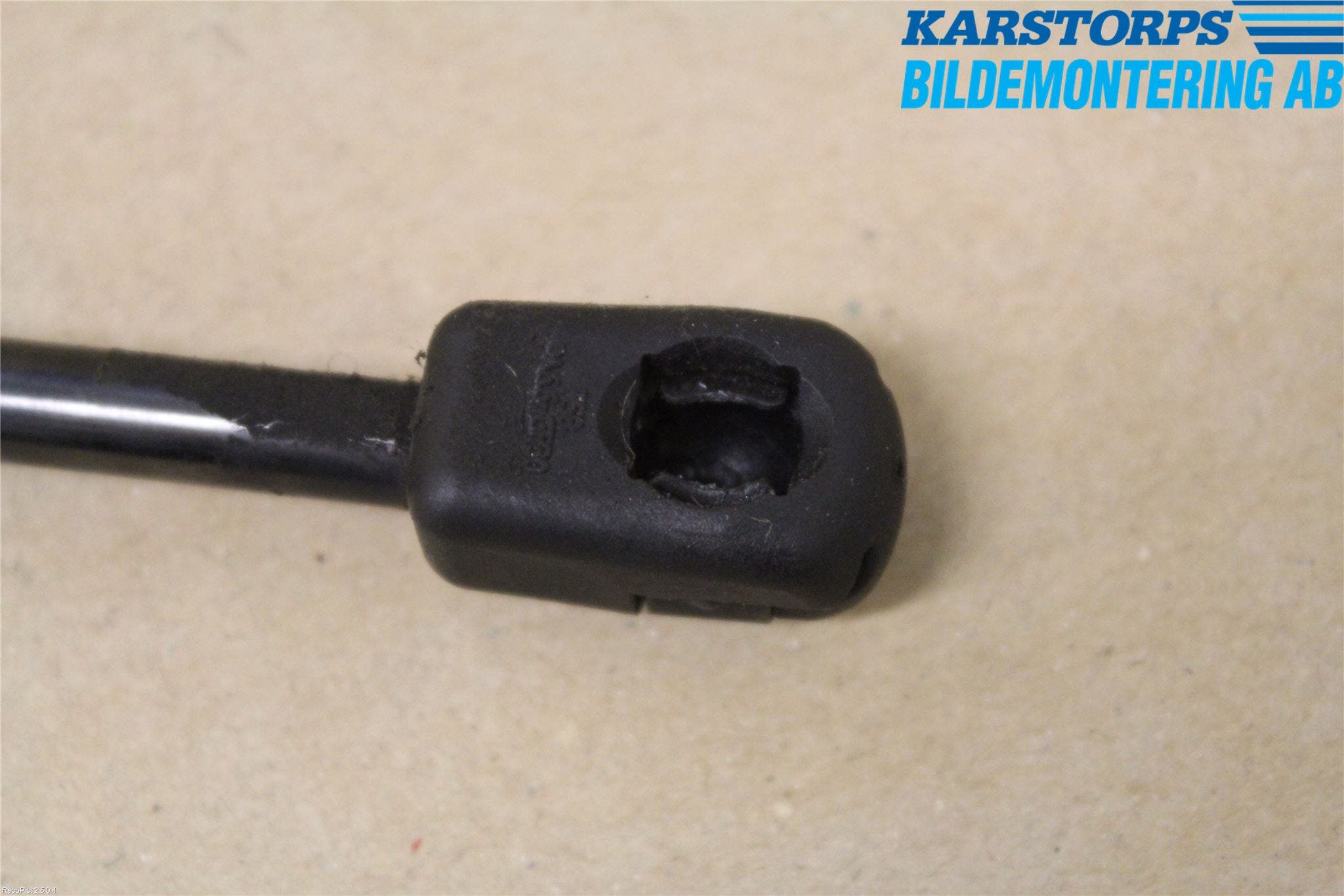 Volvo V70 08-13 Gasfjäder Motorhuv