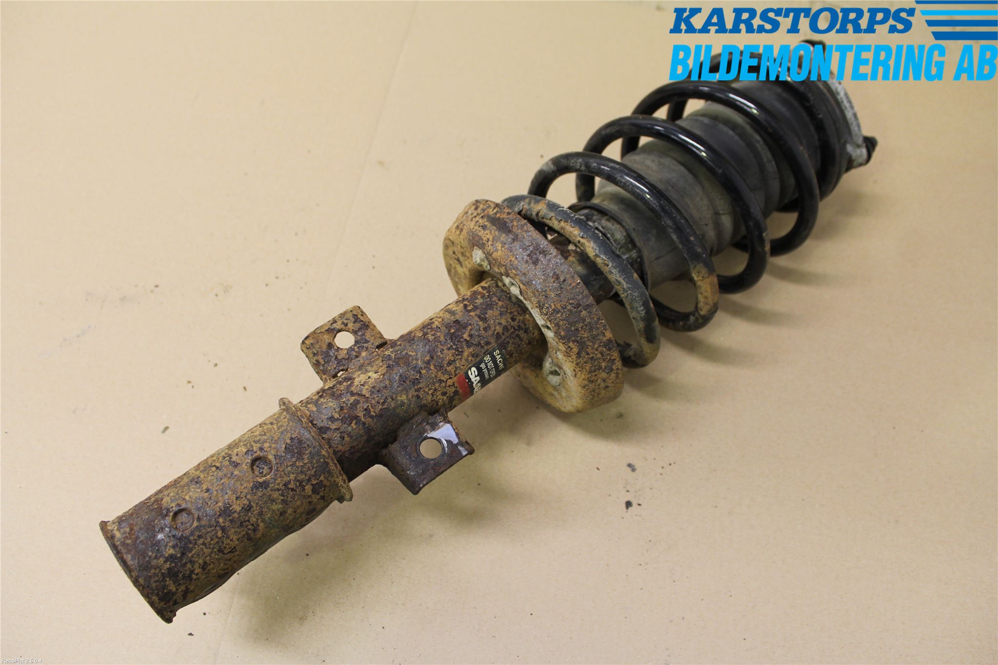 Saab 9-5 -05 Fjäderben Fram Höger