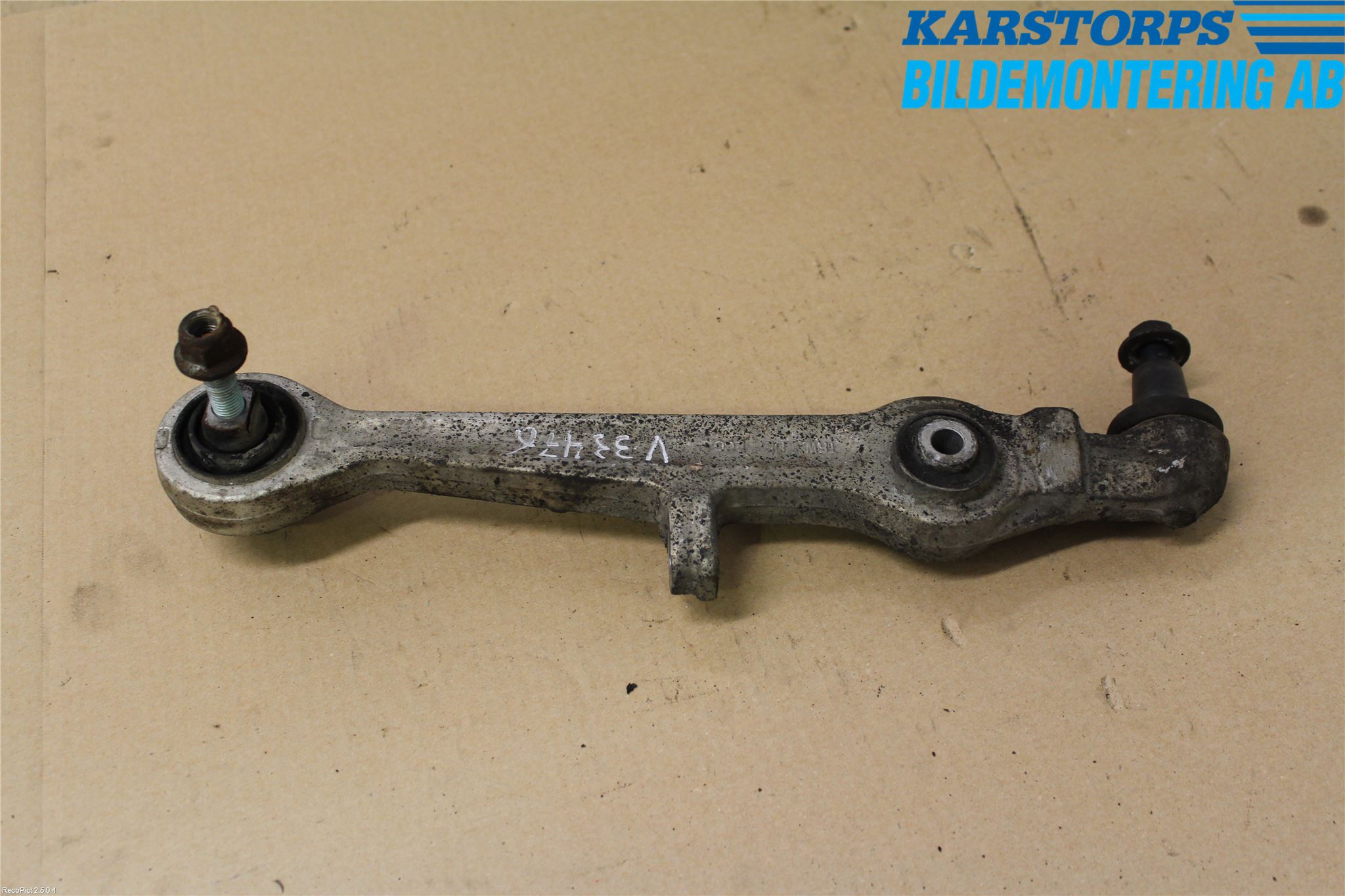 Volkswagen VW PASSAT 01-05 Bärarm Fram Undre Vä