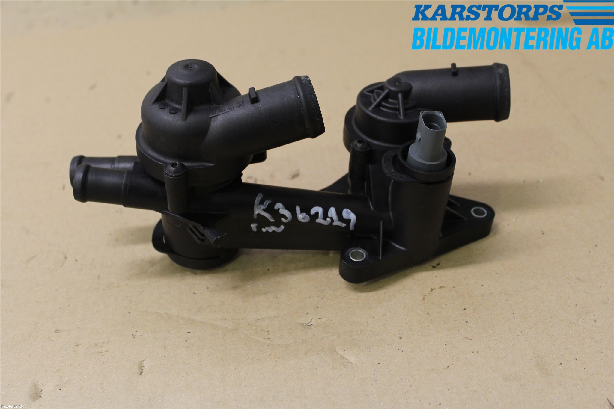 Volkswagen VW GOLF VI 09-13 Termostat