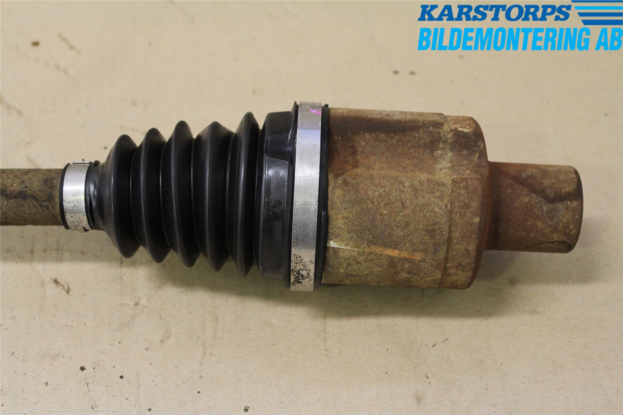 Dacia DUSTER 10-17 Drivaxel Fram Höger